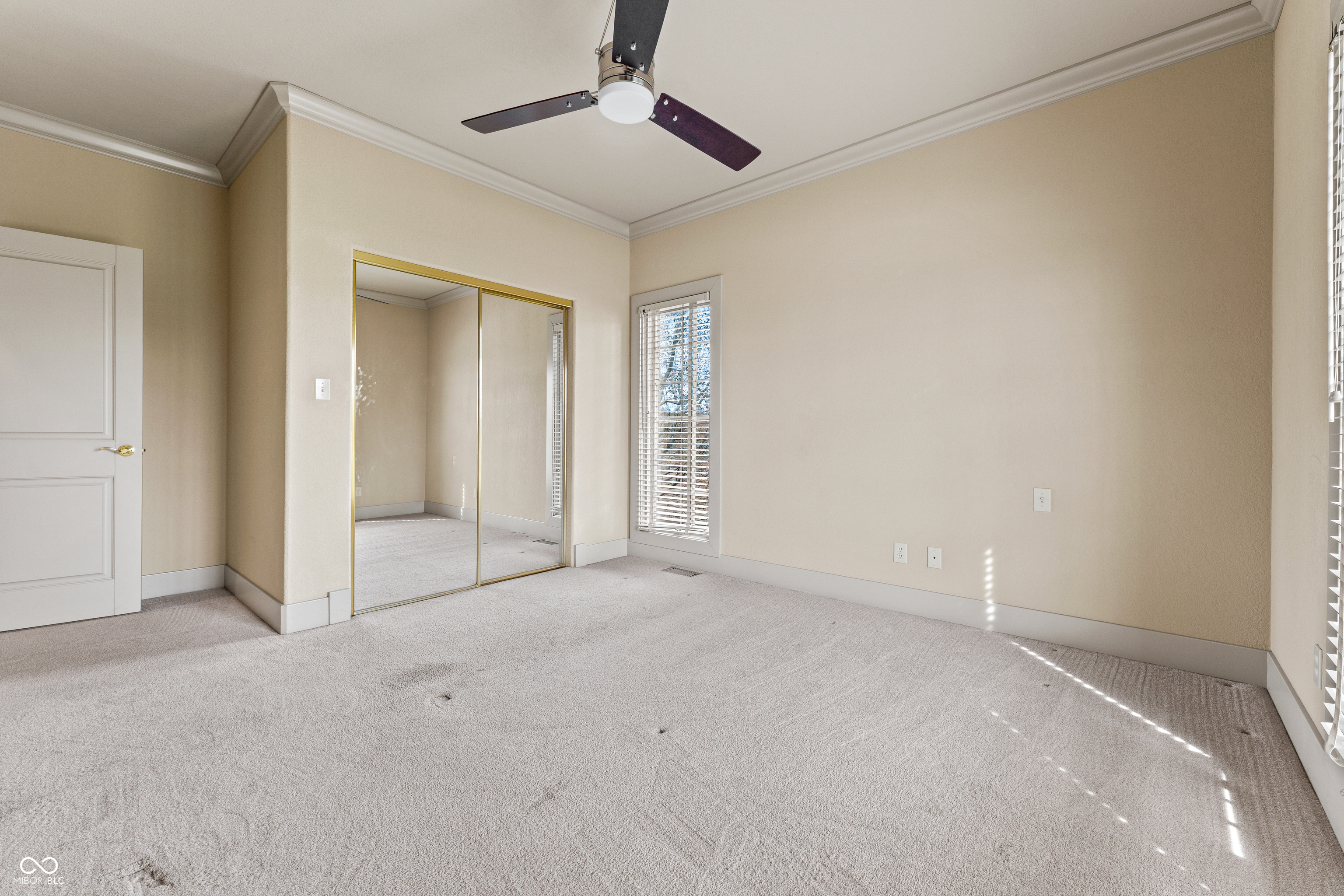 8424 W Mulligan Lane