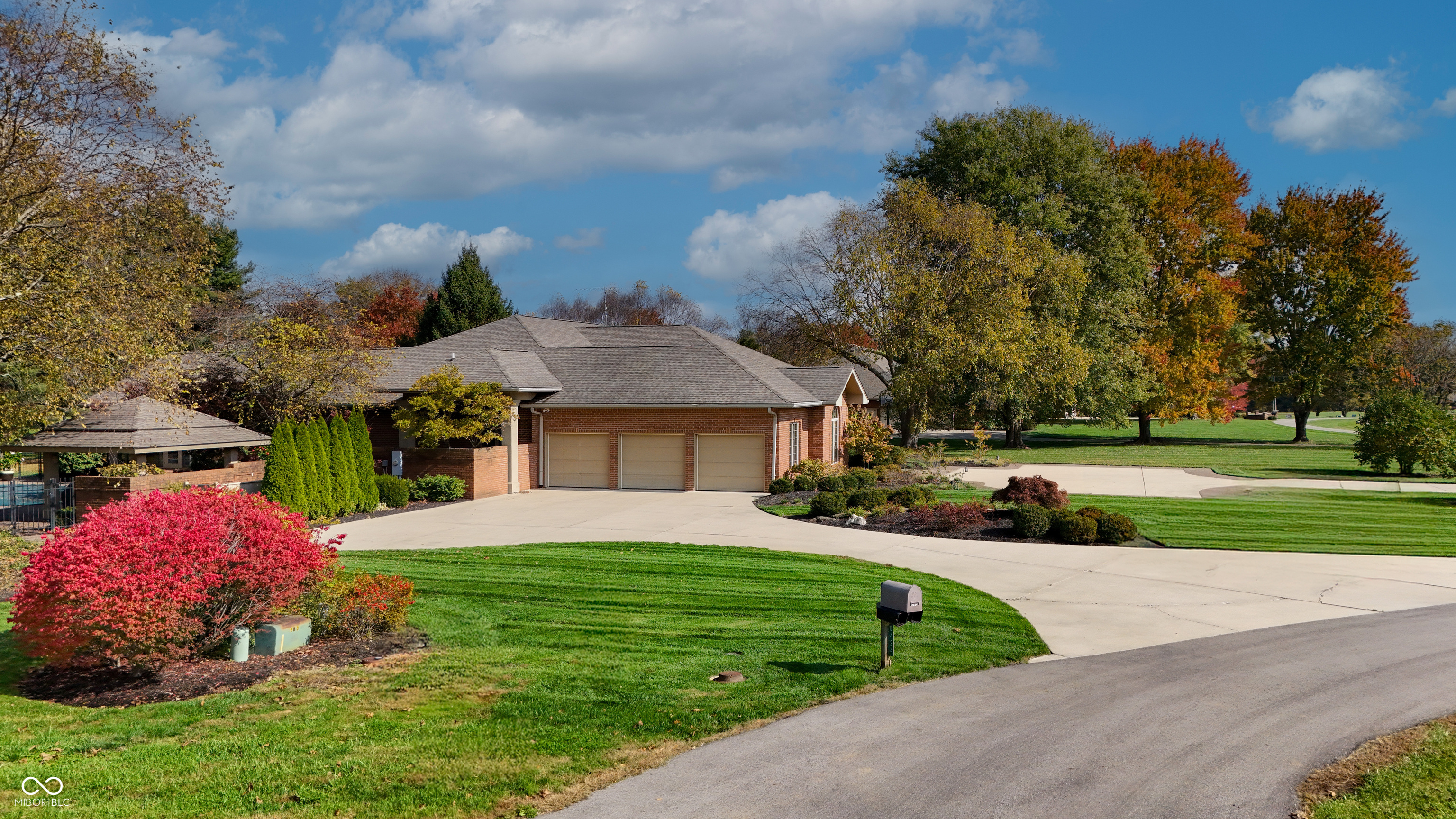 8424 W Mulligan Lane