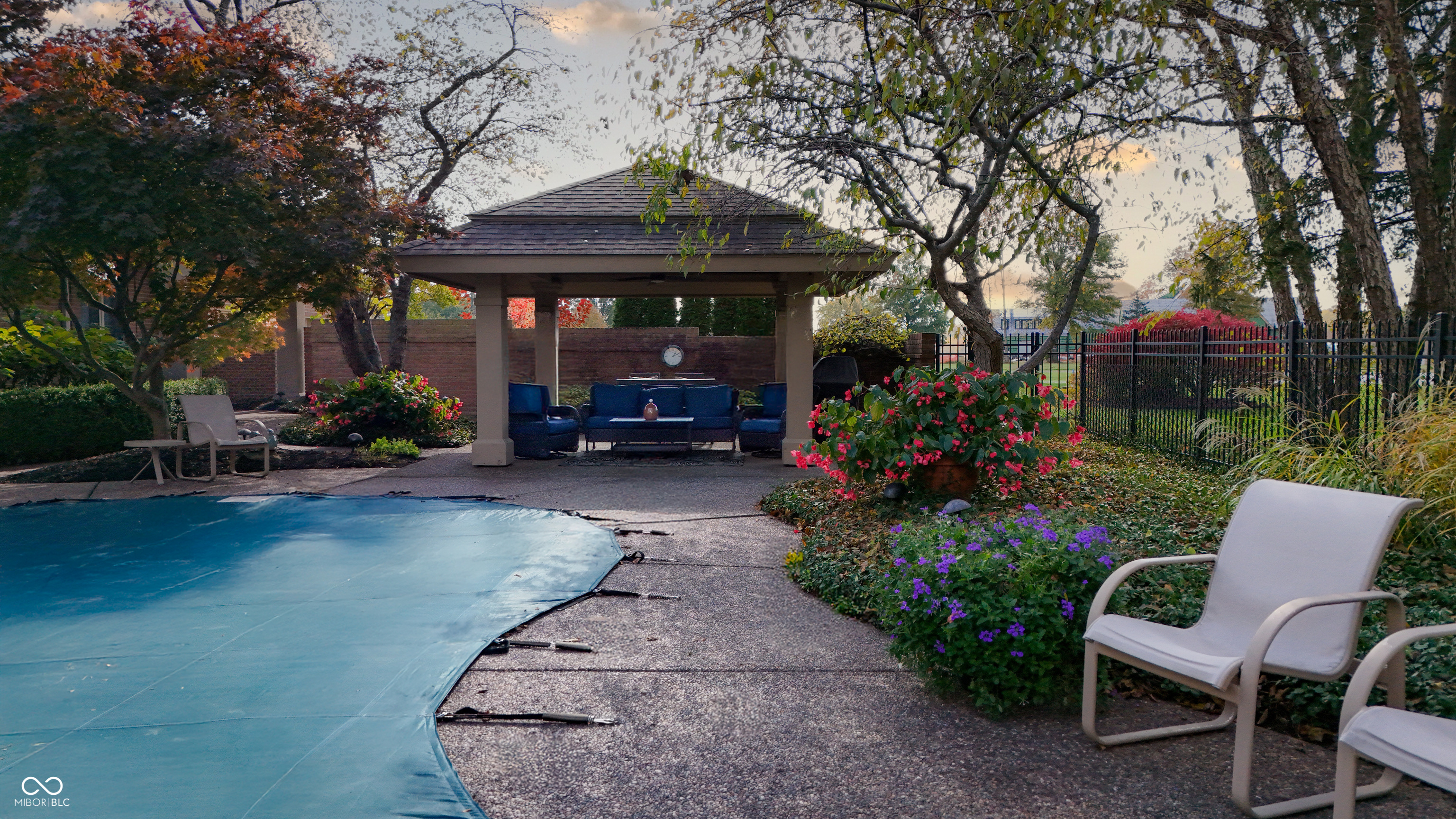 8424 W Mulligan Lane