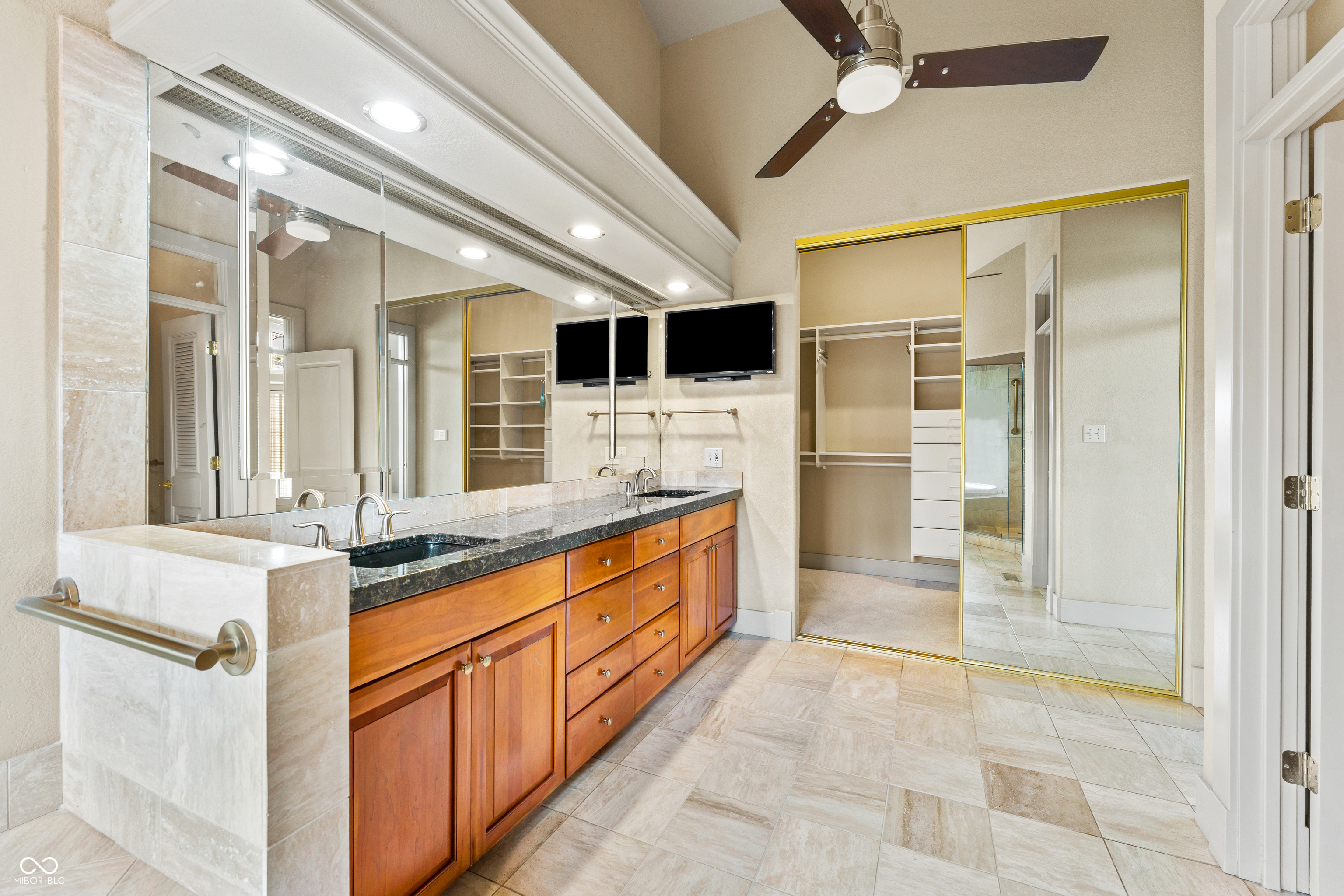 8424 W Mulligan Lane