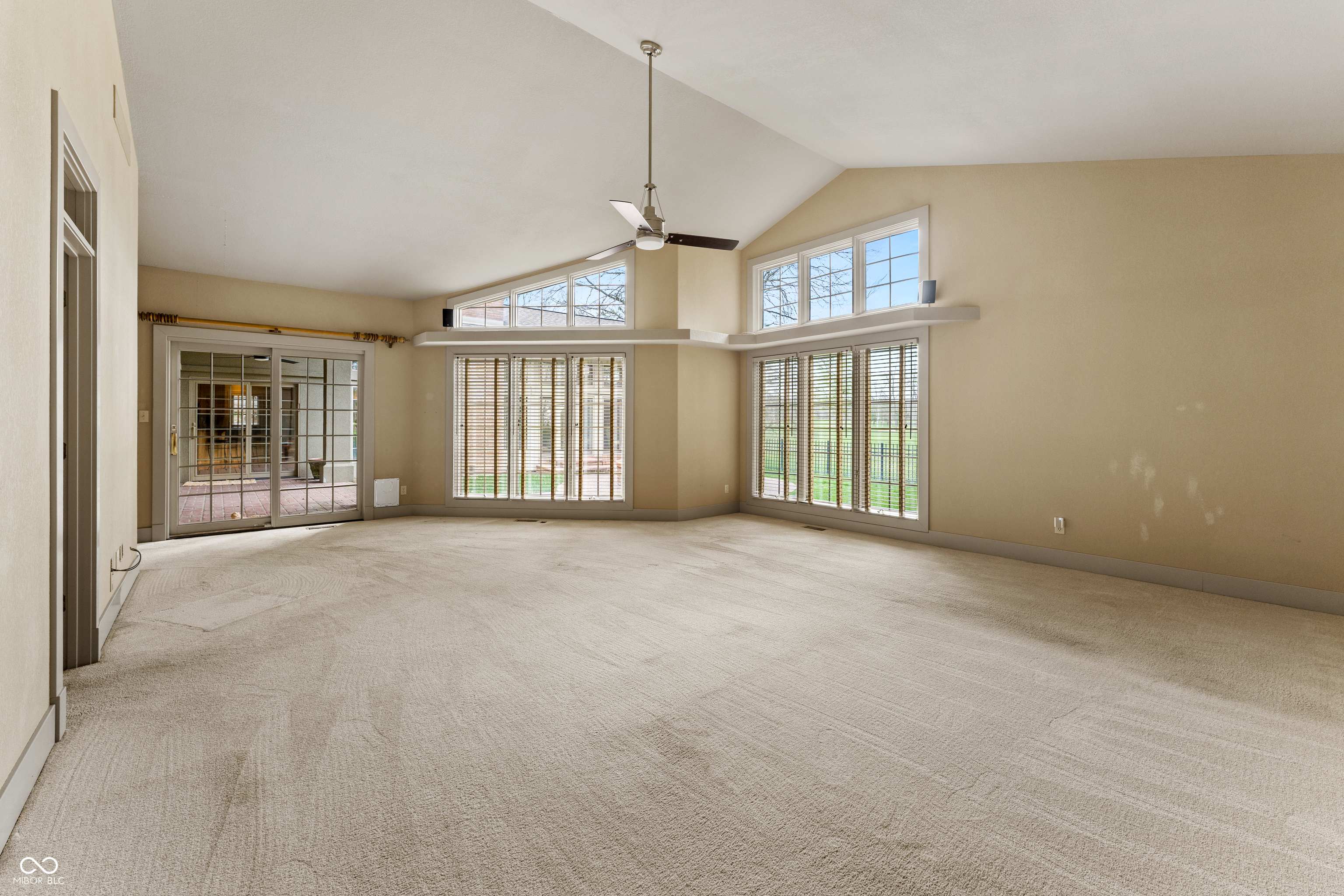 8424 W Mulligan Lane