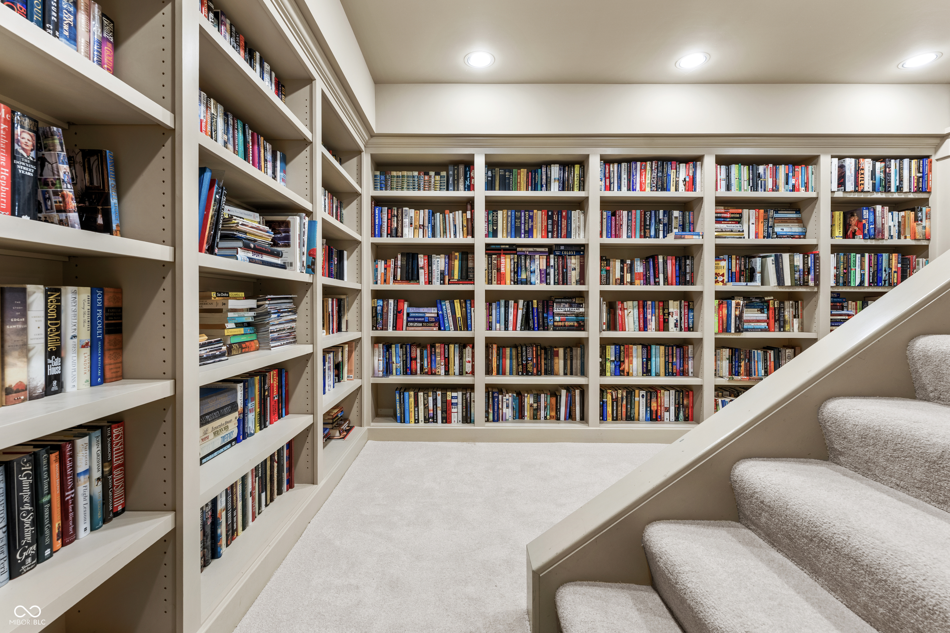 8424 W Mulligan Lane