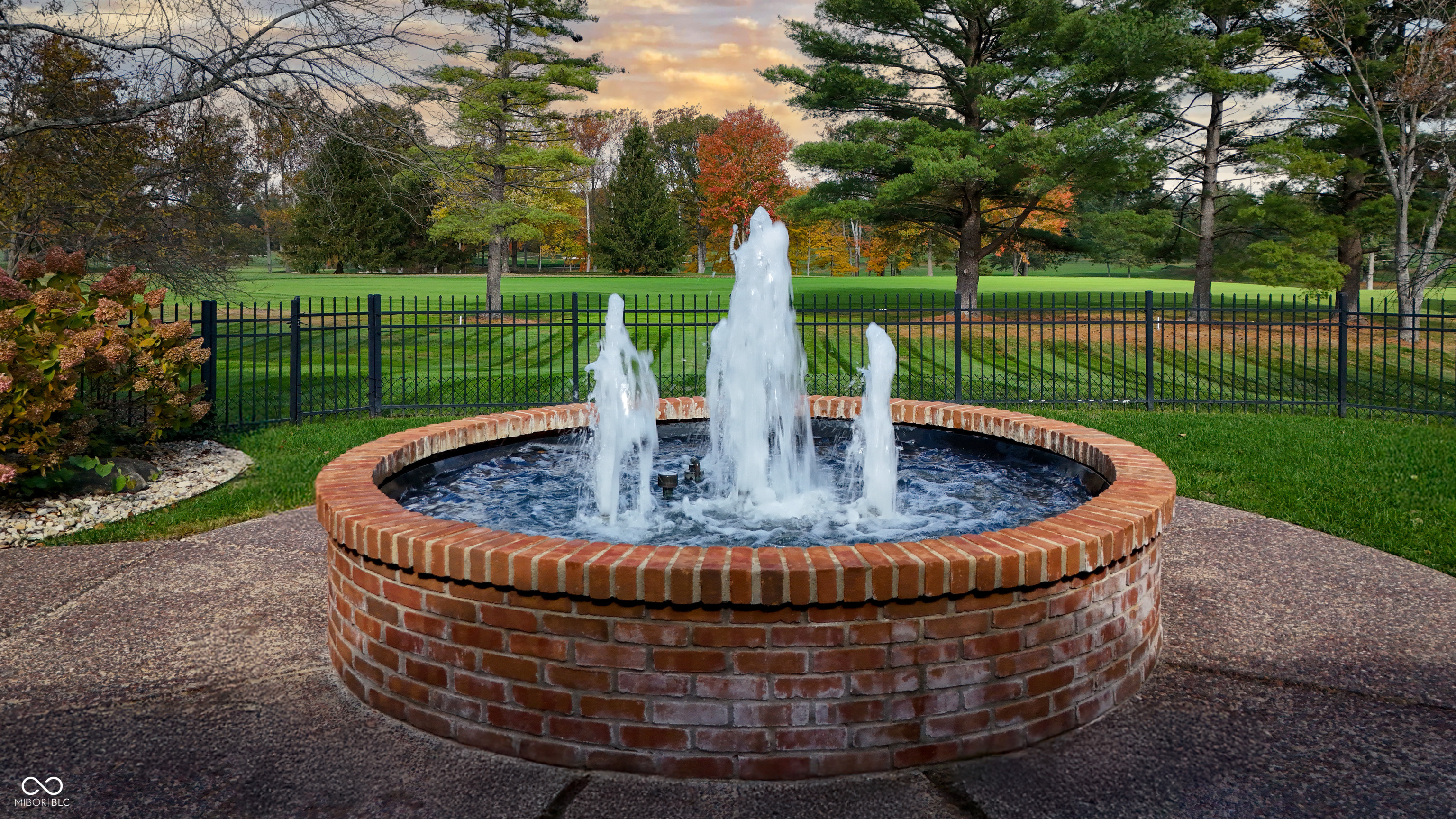 8424 W Mulligan Lane