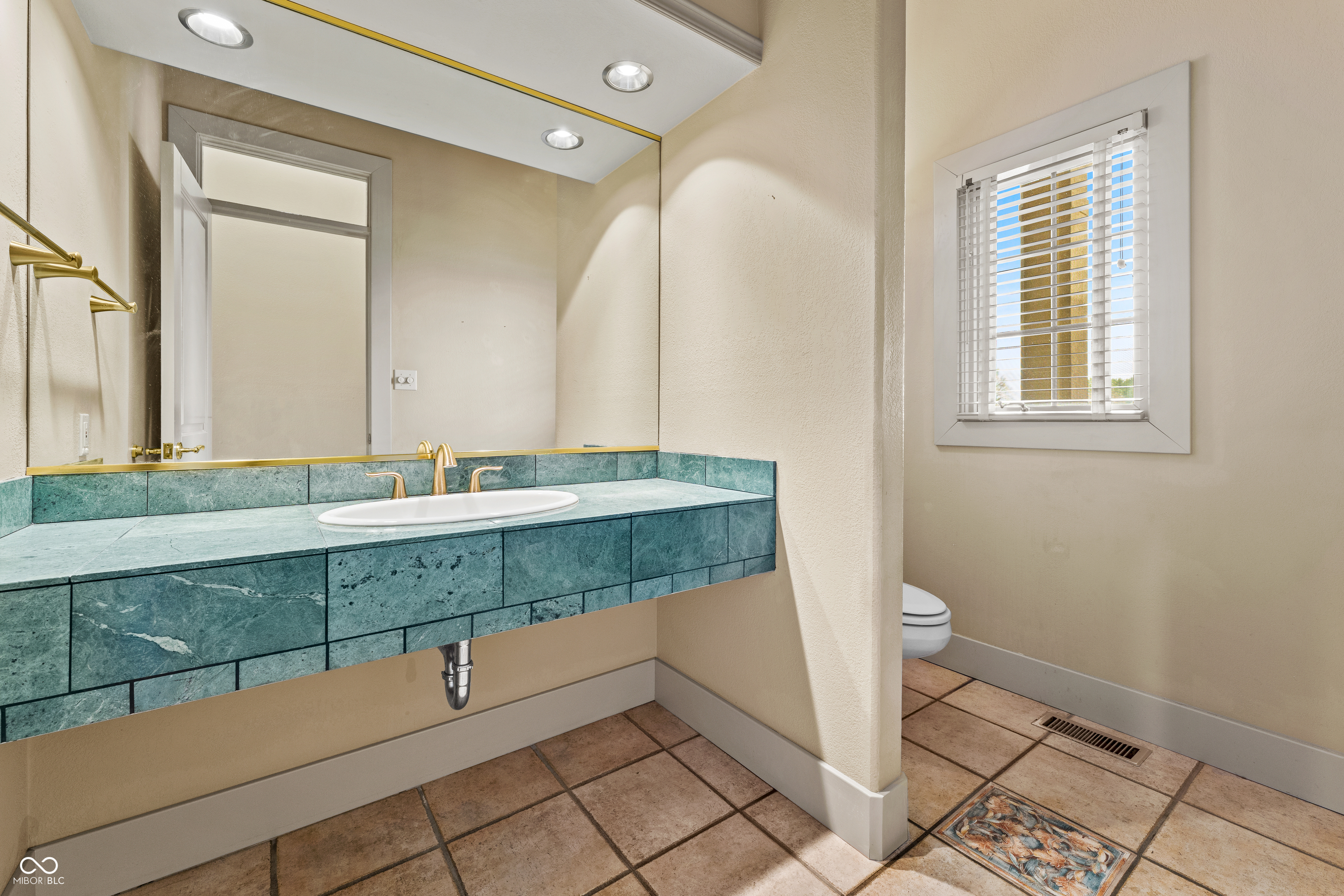 8424 W Mulligan Lane