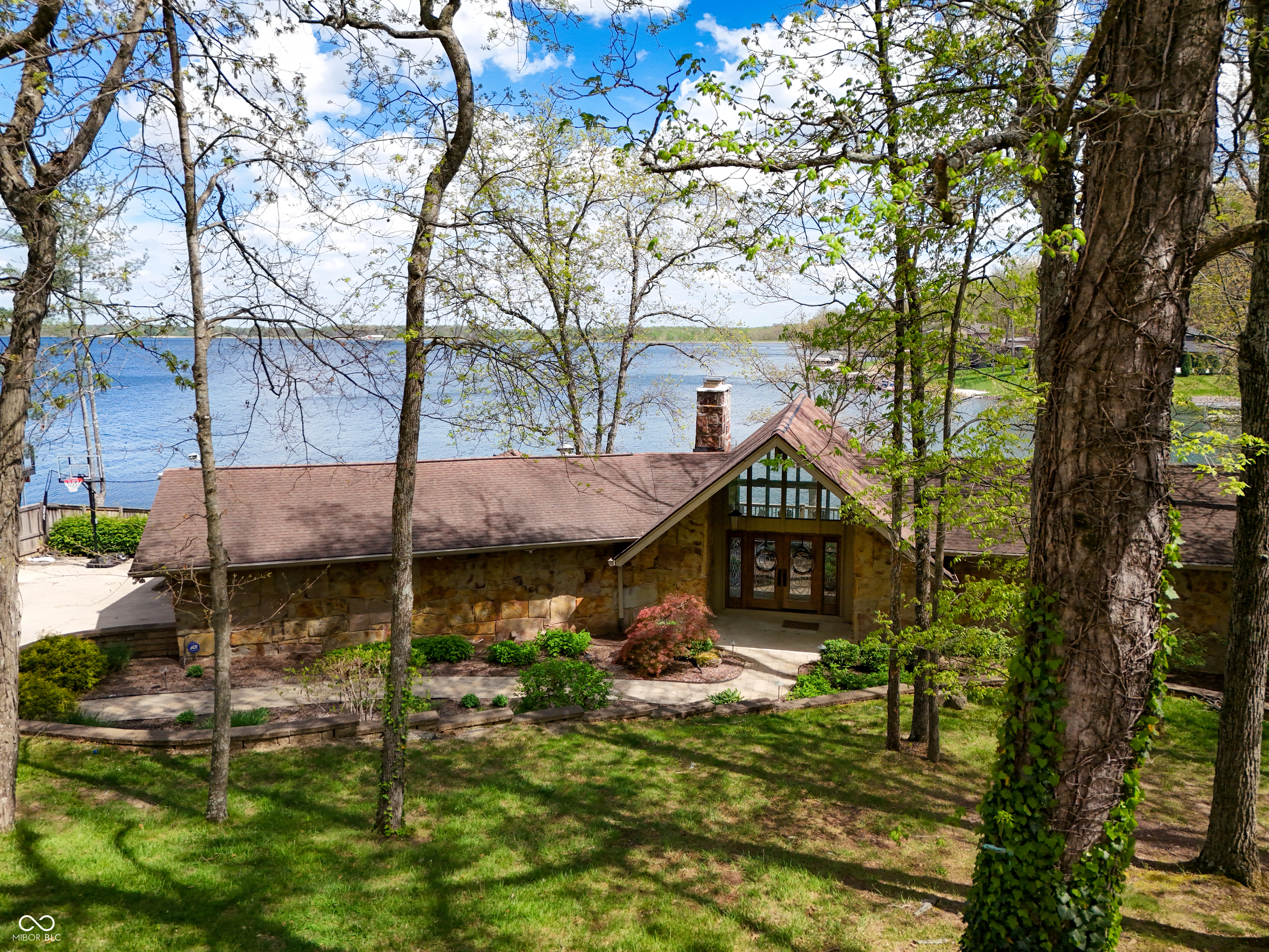 5531 S Poplar Drive