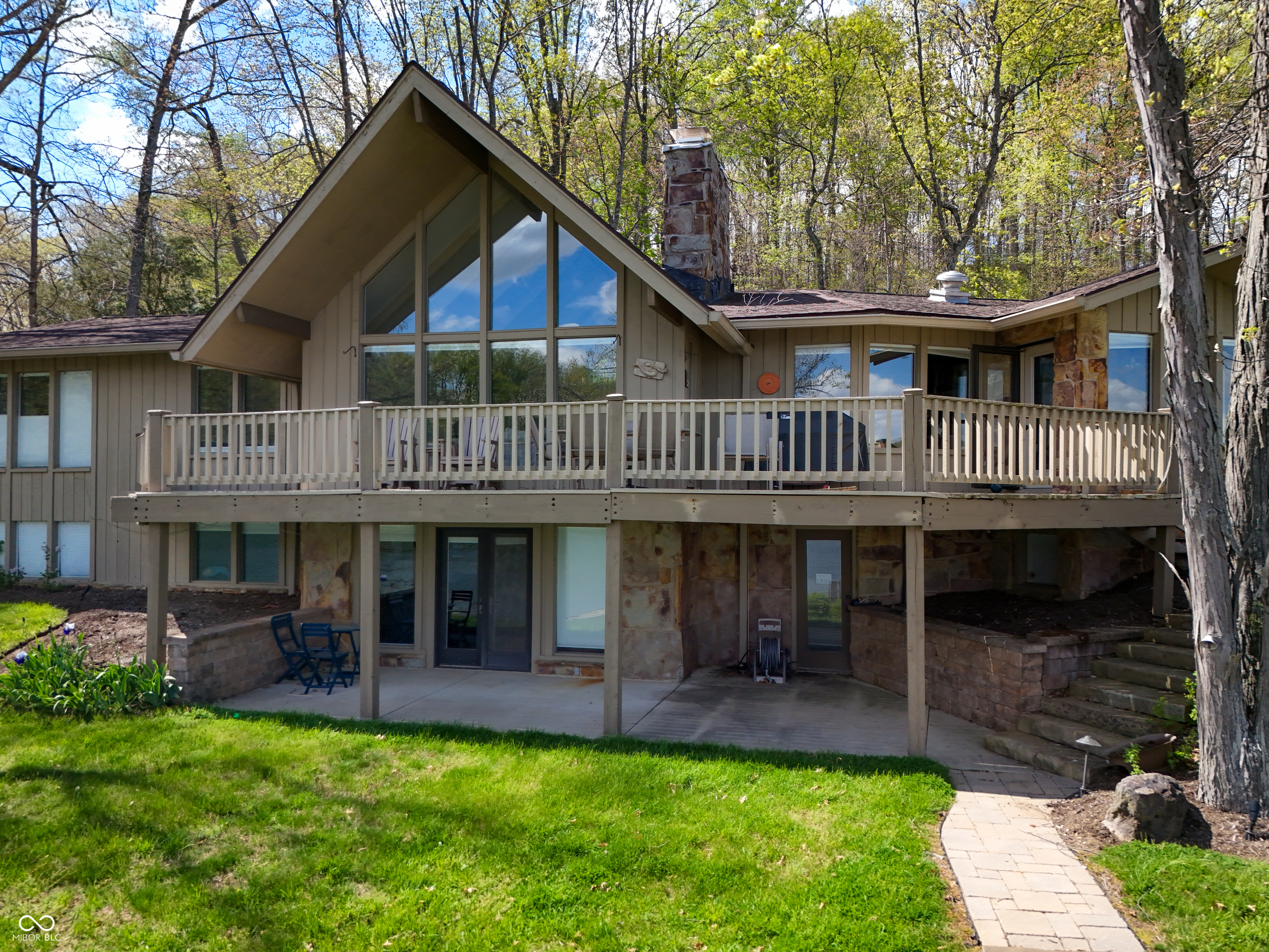5531 S Poplar Drive