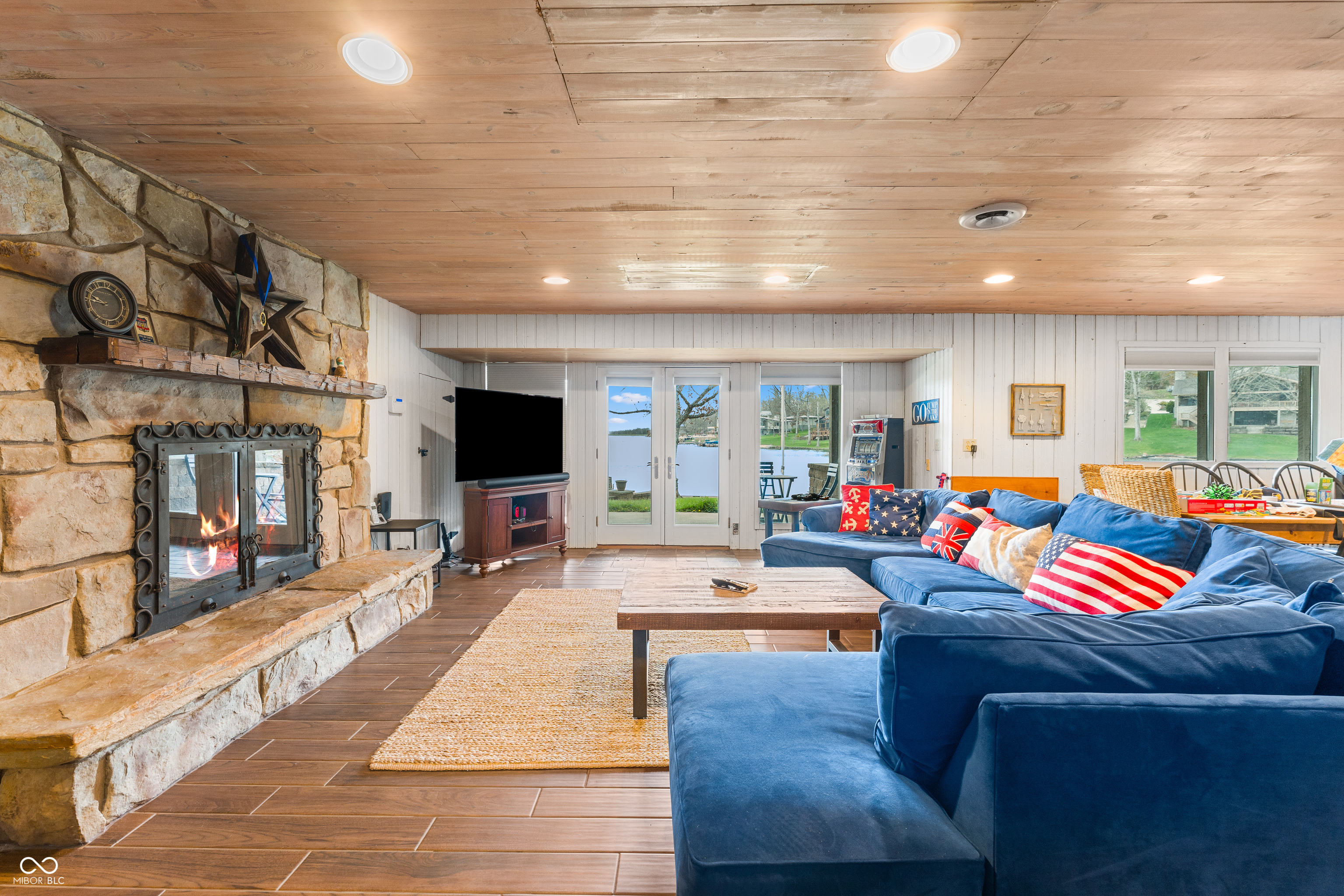 5531 S Poplar Drive