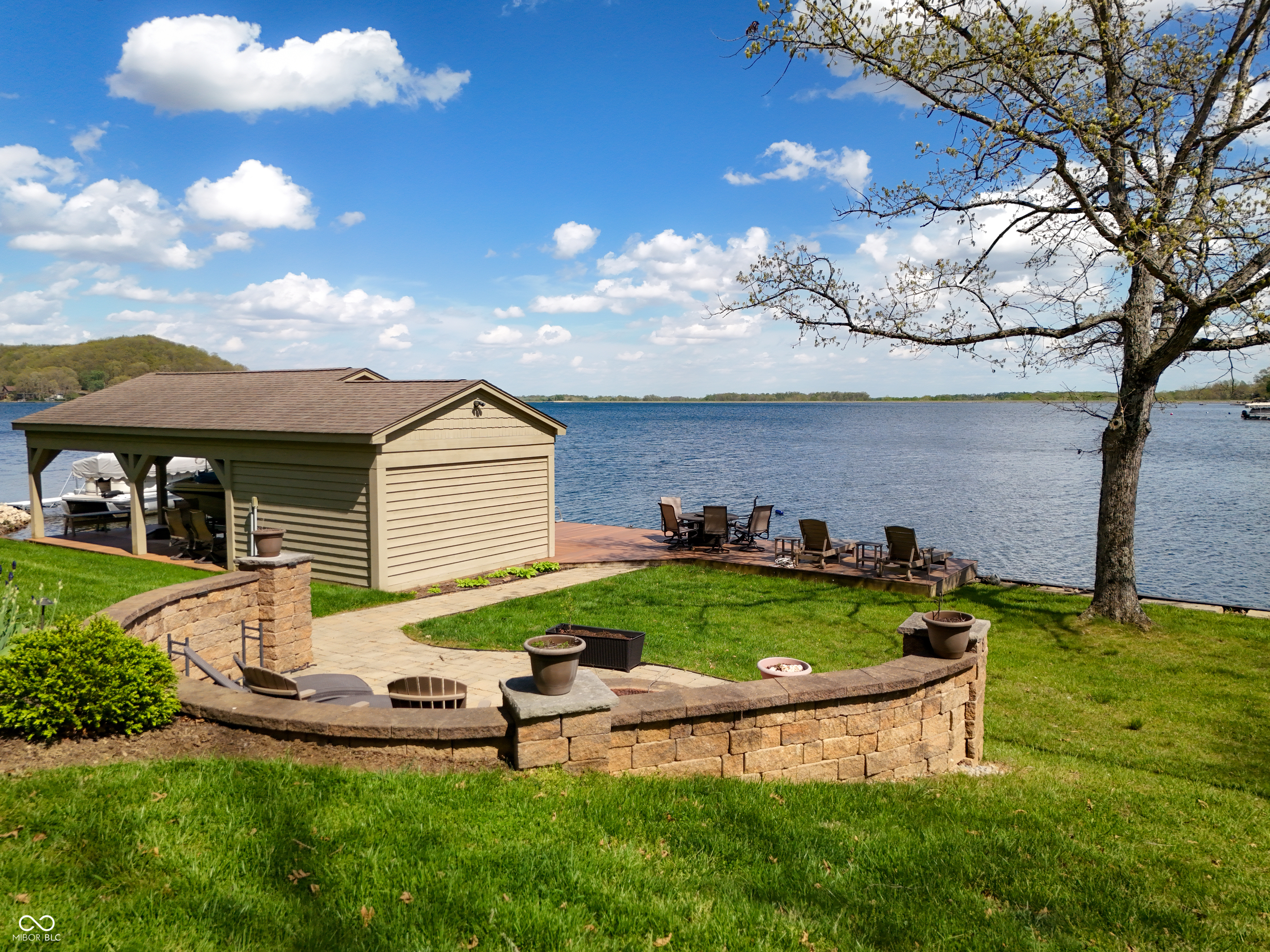 5531 S Poplar Drive