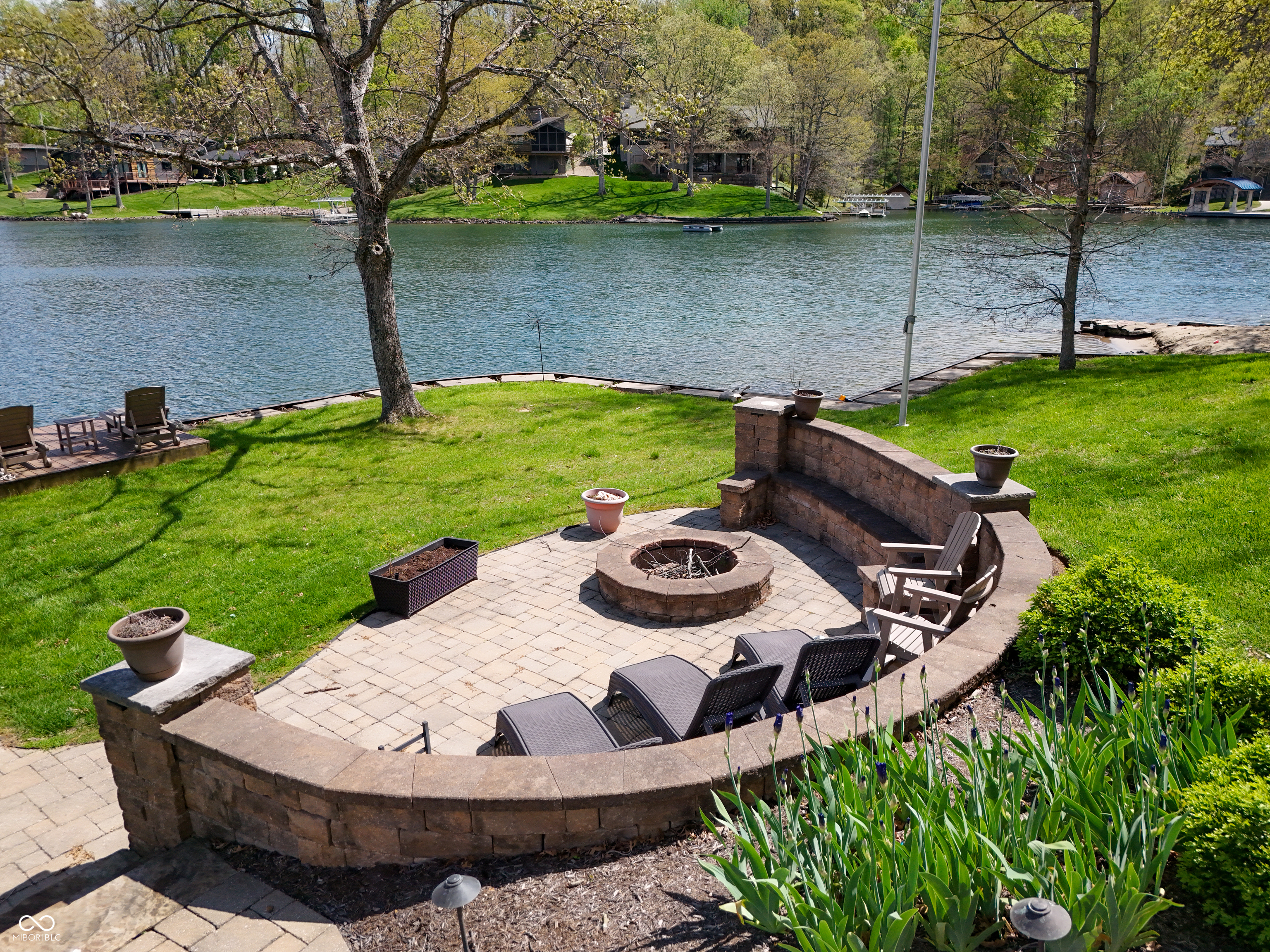5531 S Poplar Drive