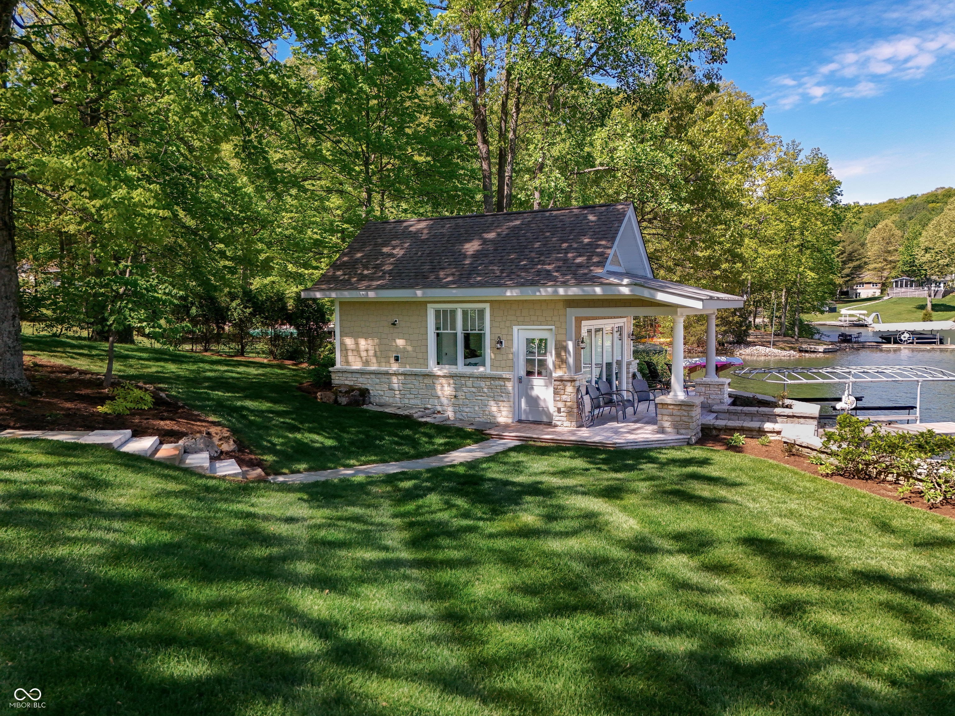 5271 S Poplar Drive