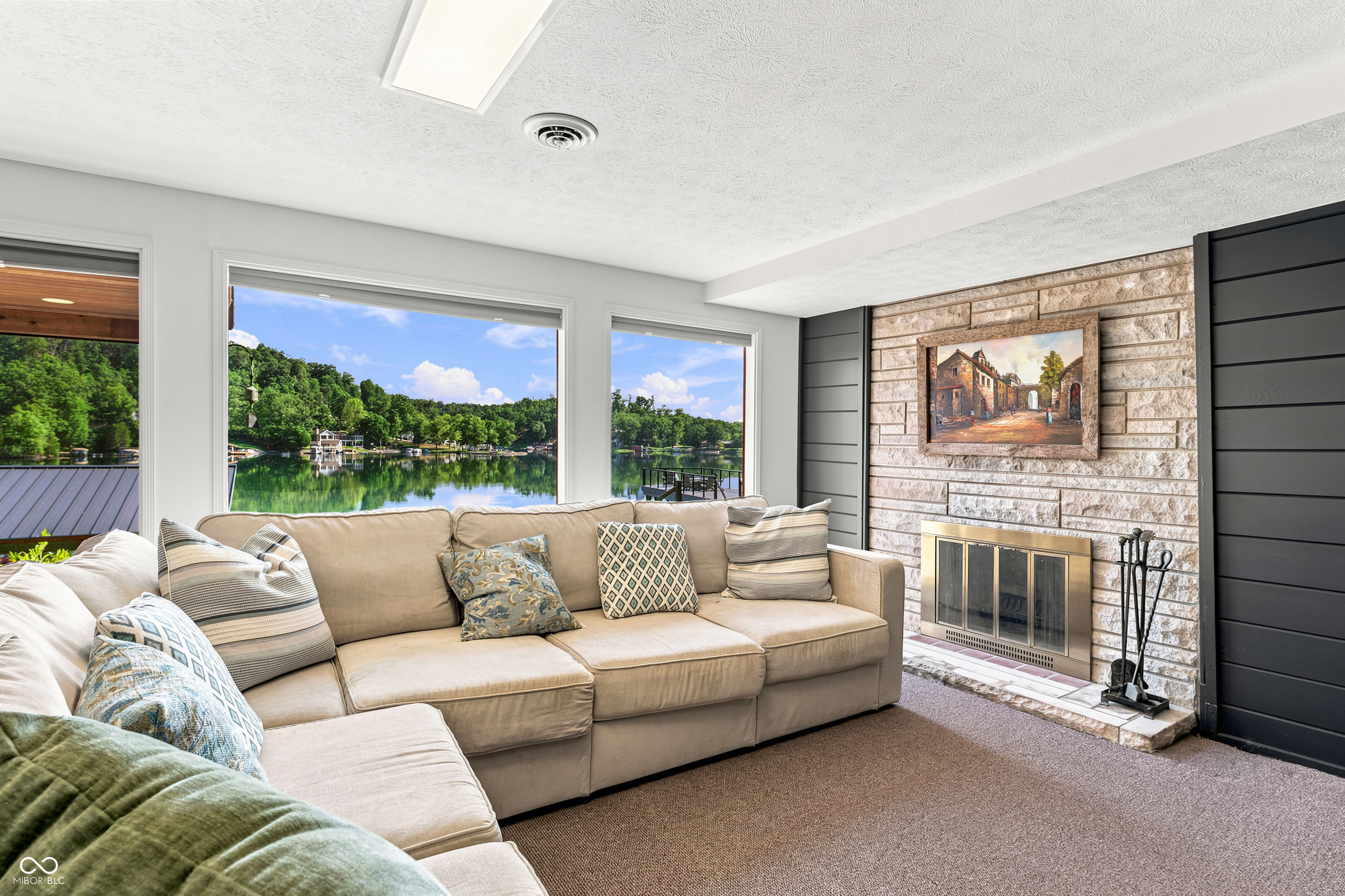 5461 S Poplar Drive