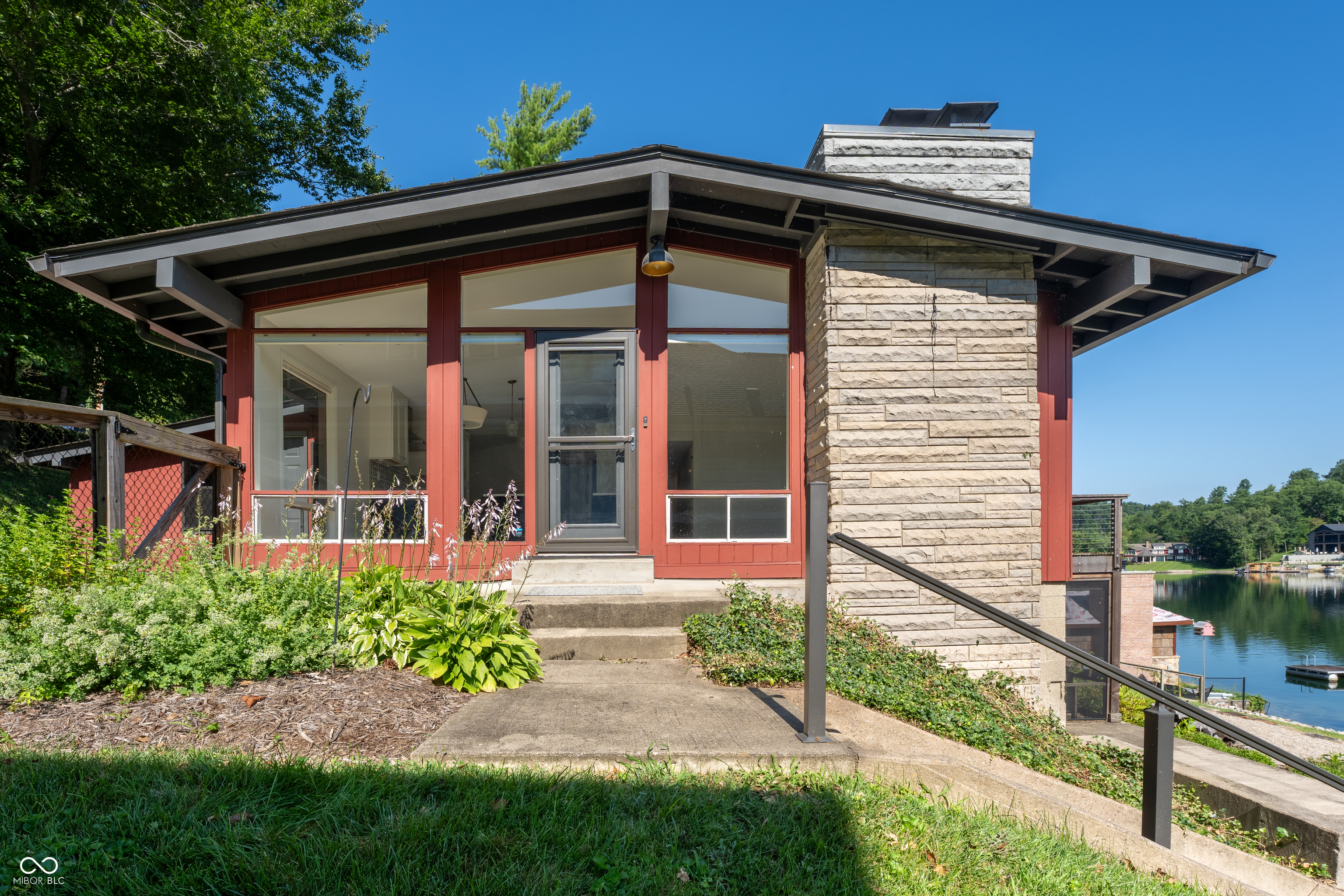 5461 S Poplar Drive
