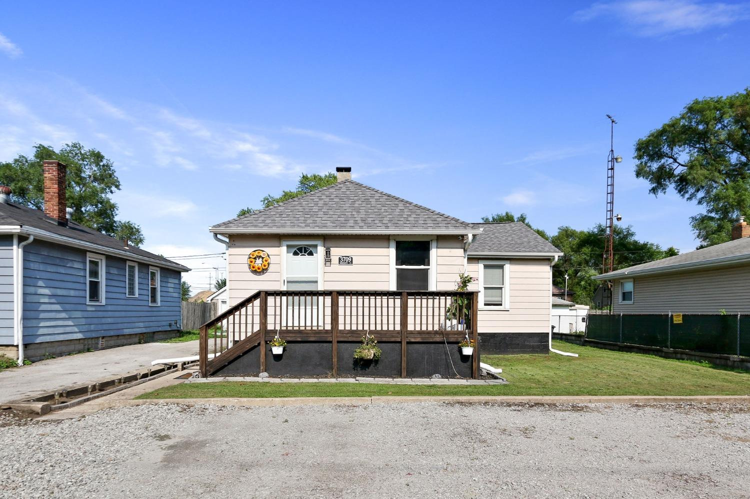 3709 Mississippi Street