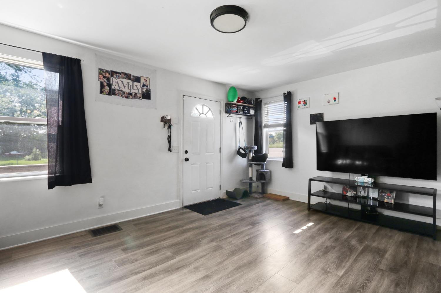 3709 Mississippi Street