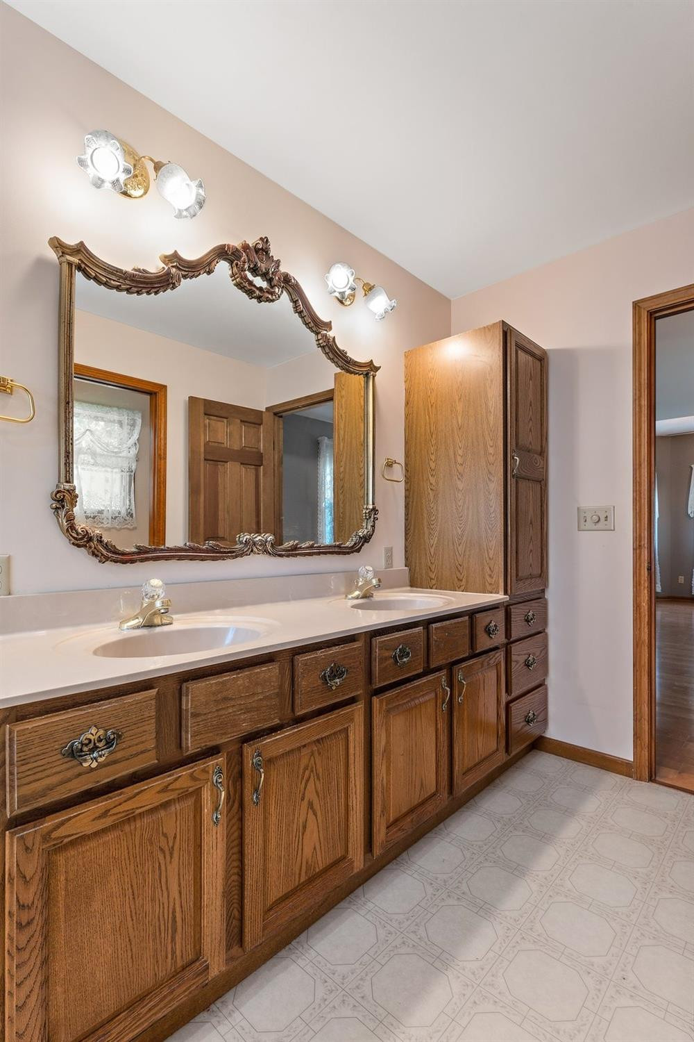 4907 Crane Court