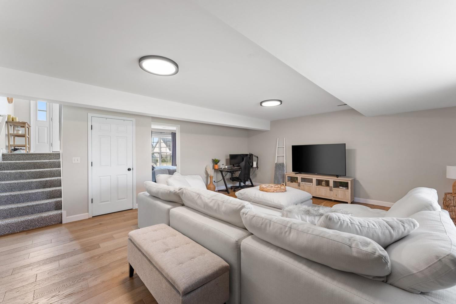 10487 Pinnacle Street