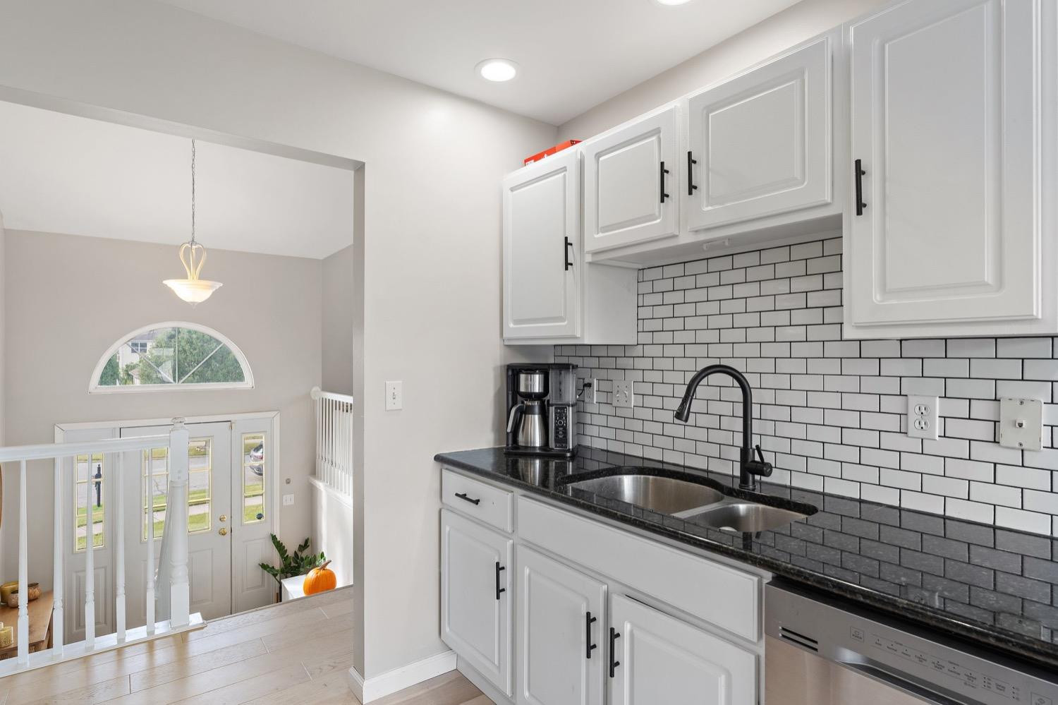 10487 Pinnacle Street