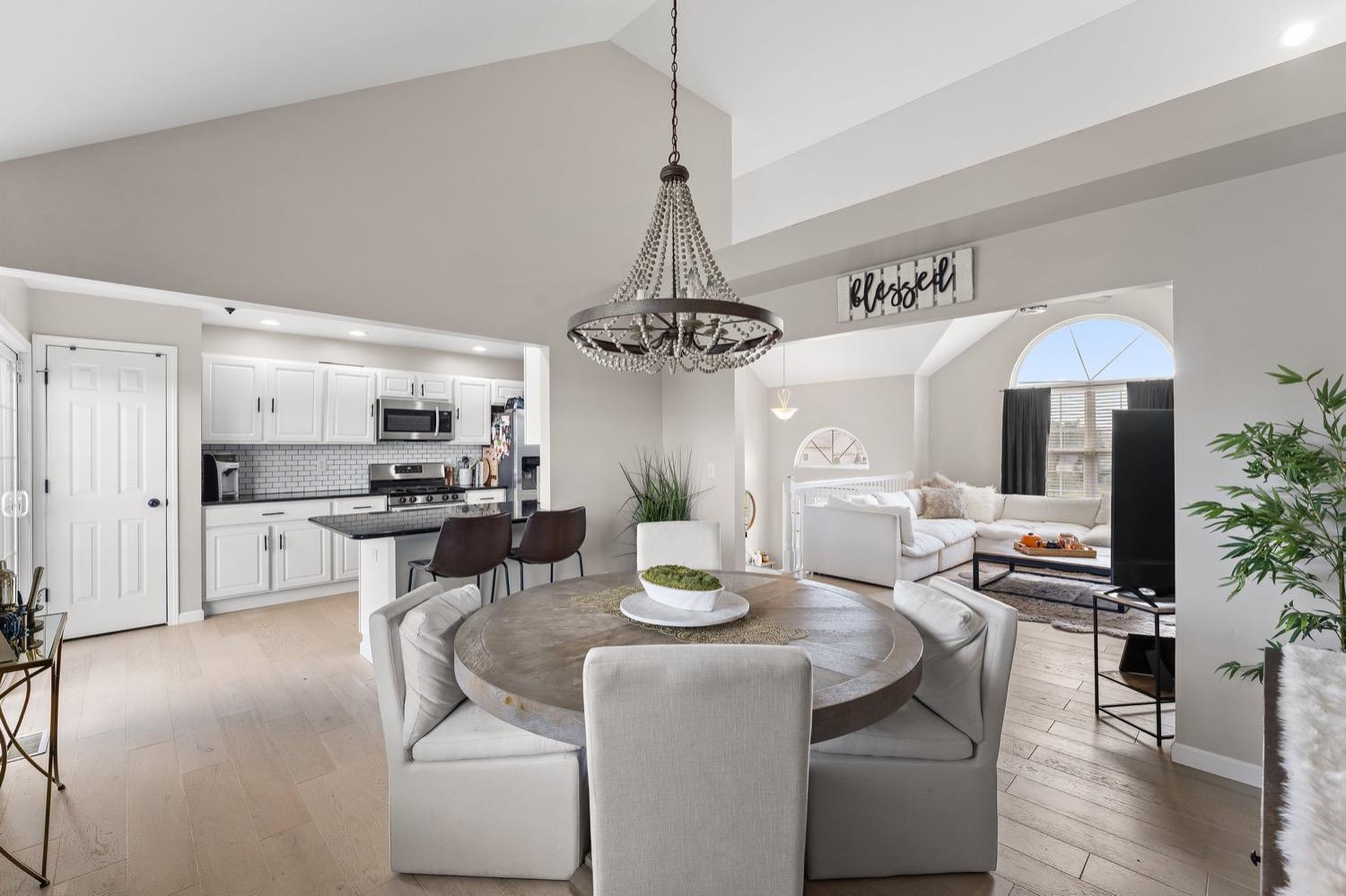 10487 Pinnacle Street