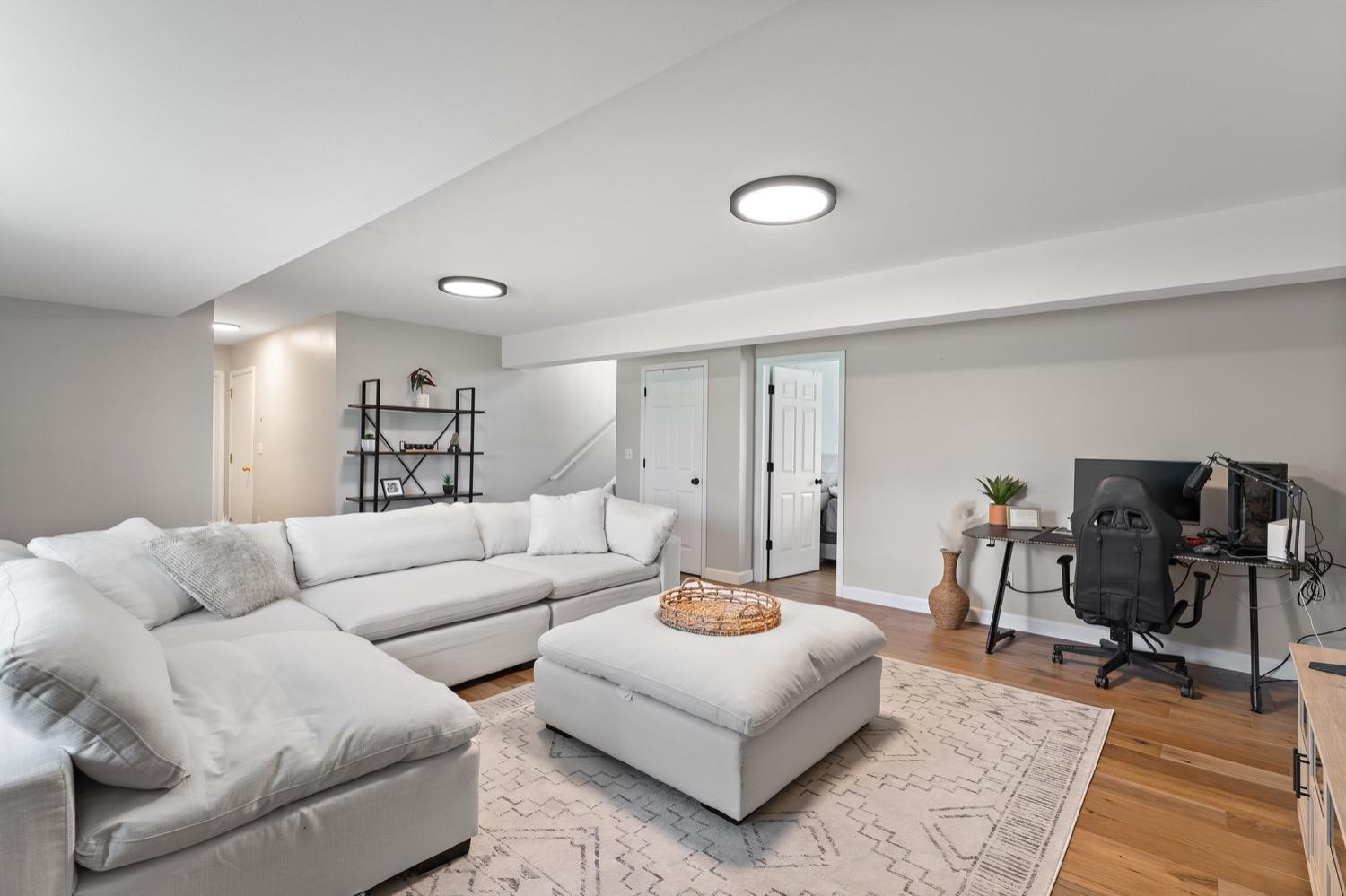 10487 Pinnacle Street