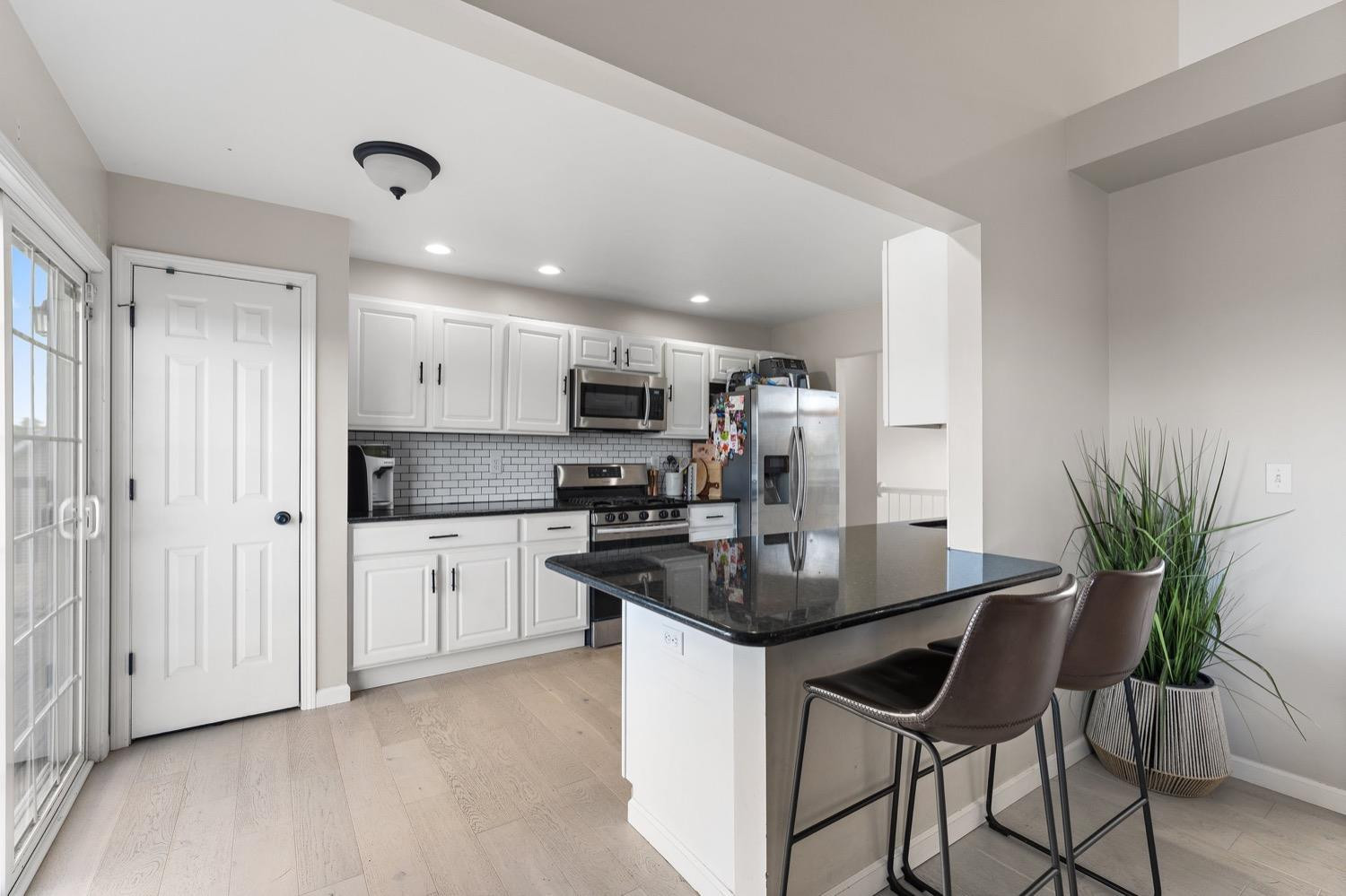 10487 Pinnacle Street