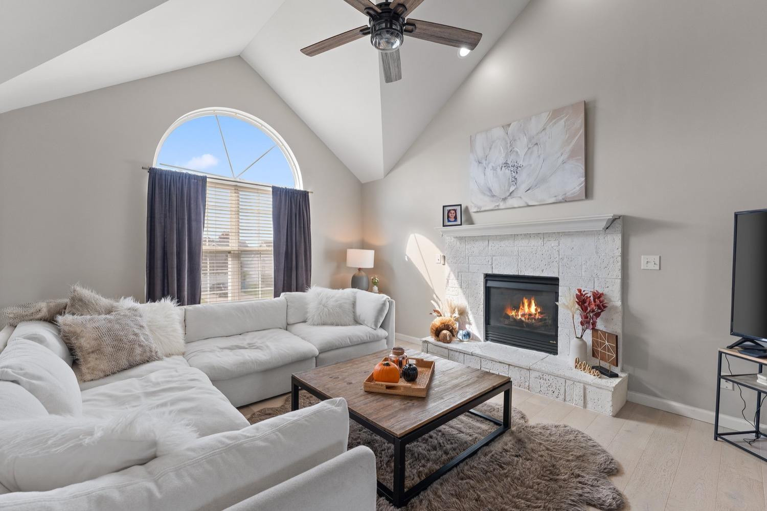 10487 Pinnacle Street