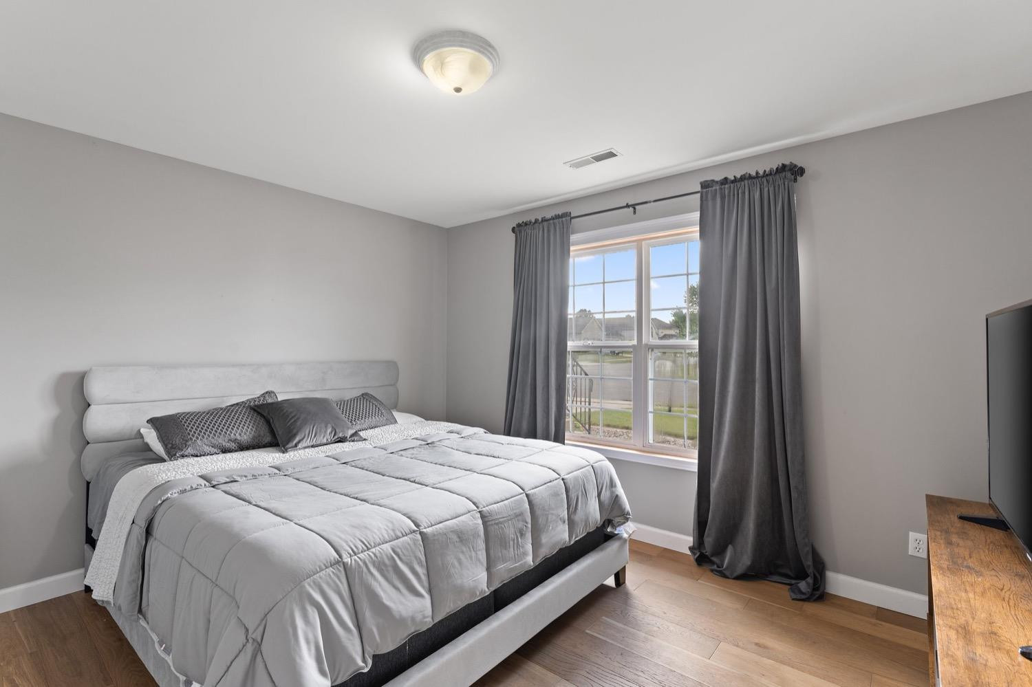 10487 Pinnacle Street