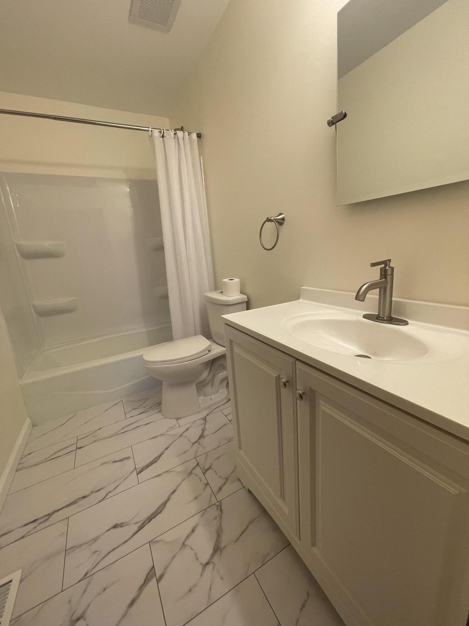 1439 Elm Court