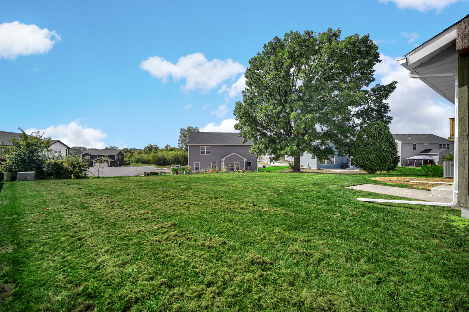 4215 W 76th Court