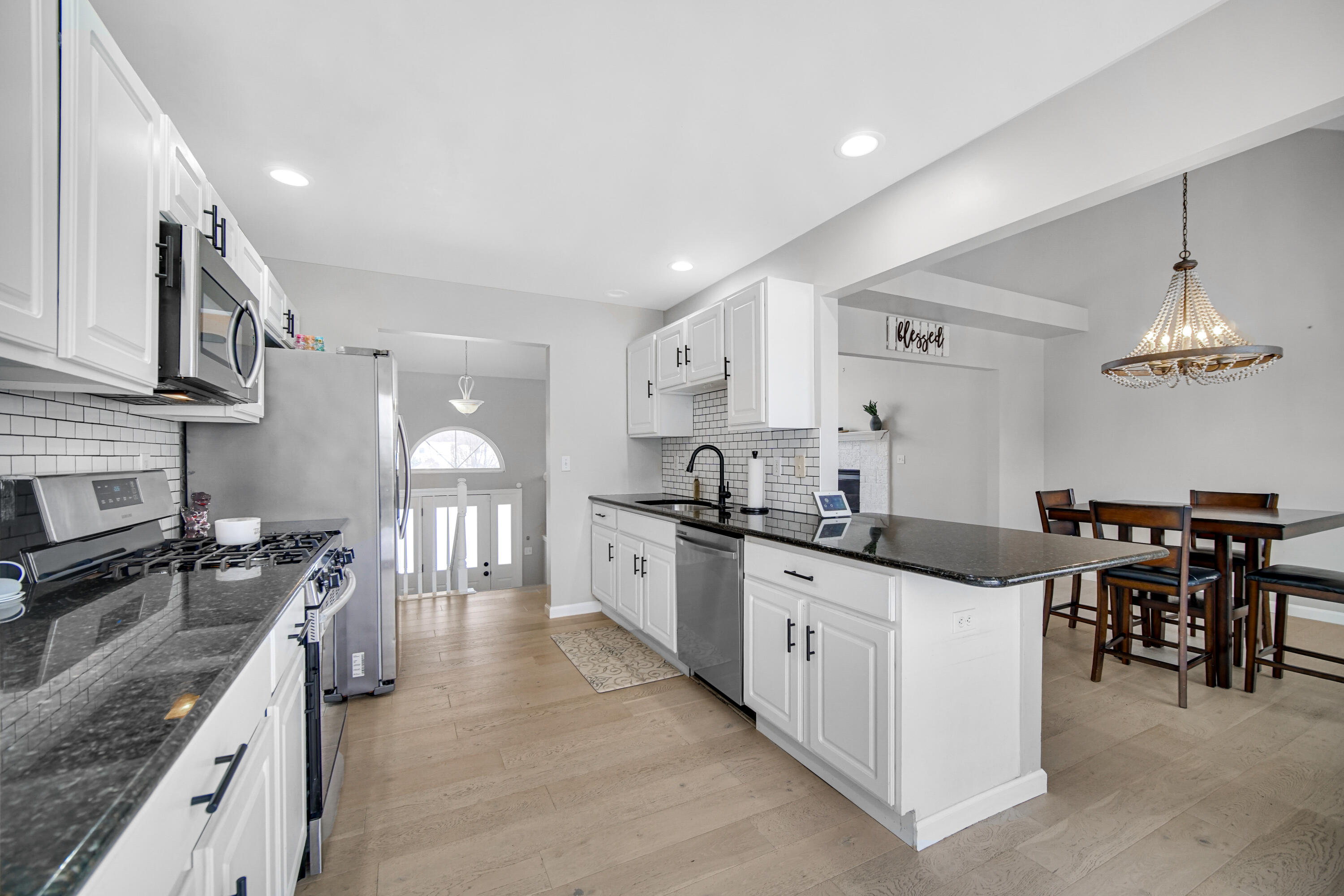 10487 Pinnacle Street