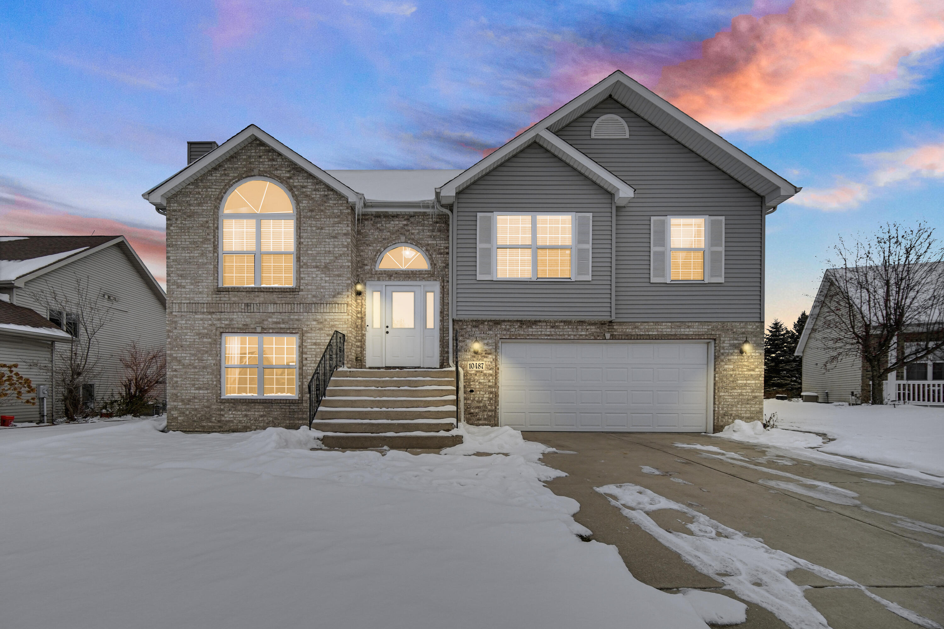 10487 Pinnacle Street