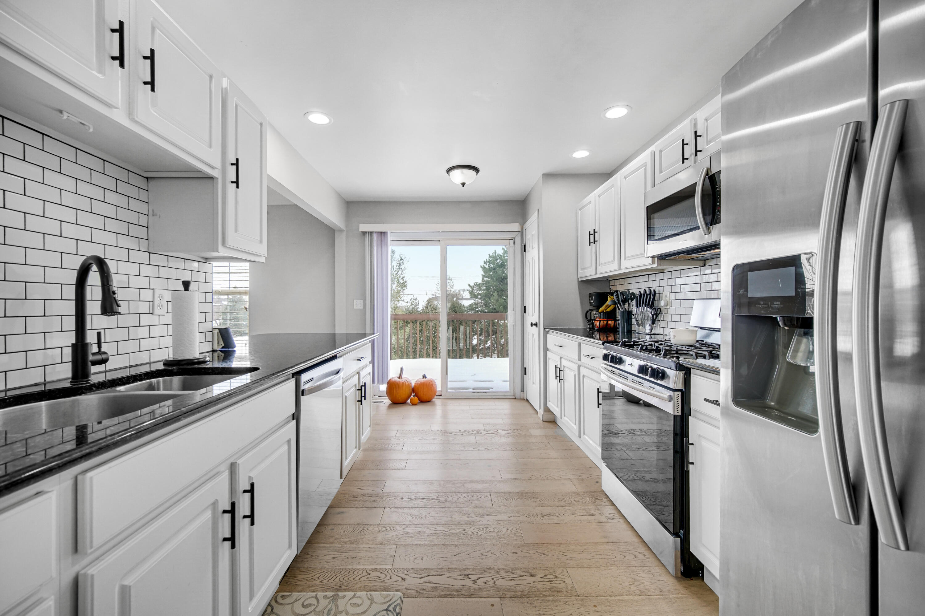 10487 Pinnacle Street