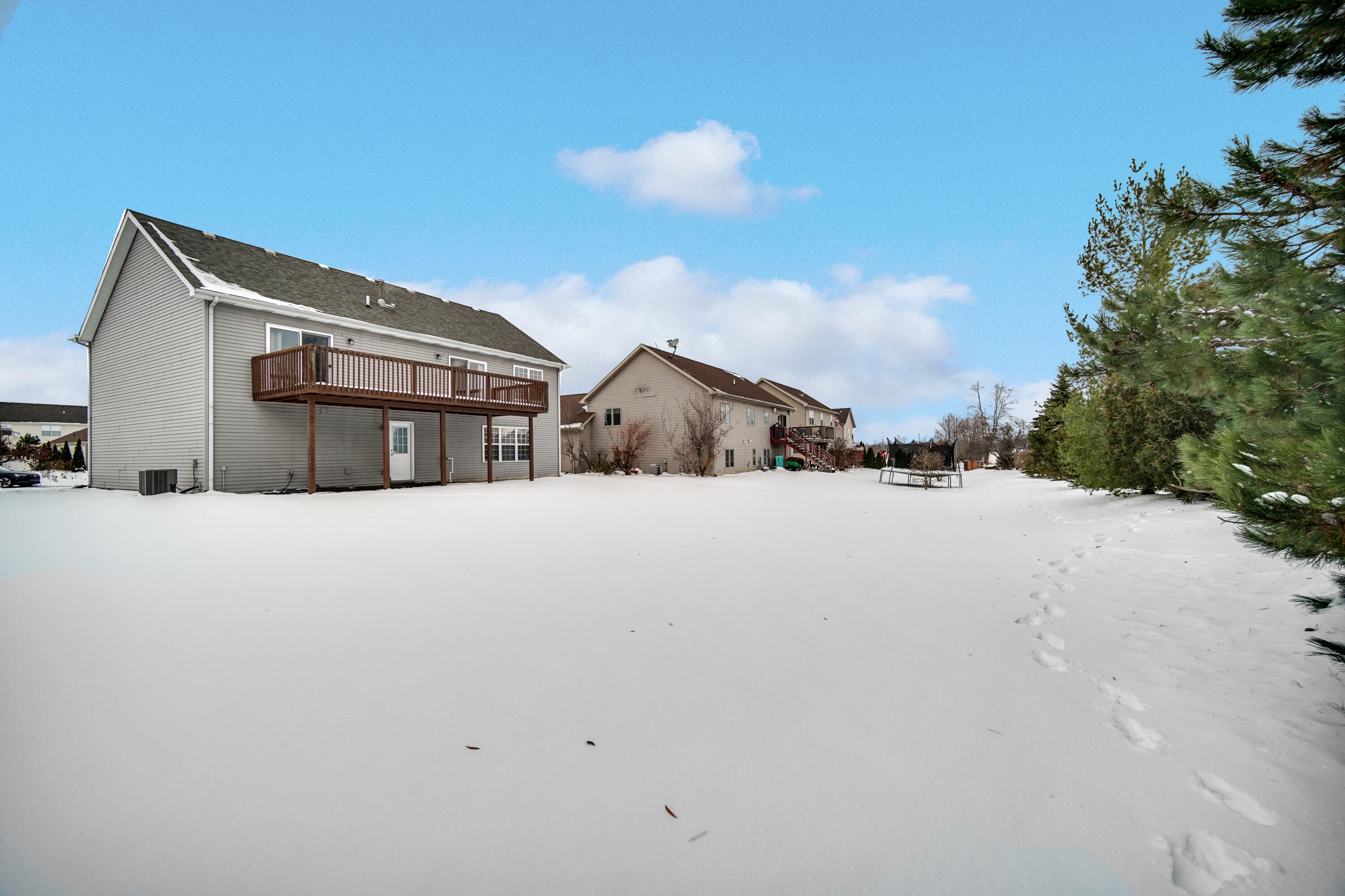 10487 Pinnacle Street