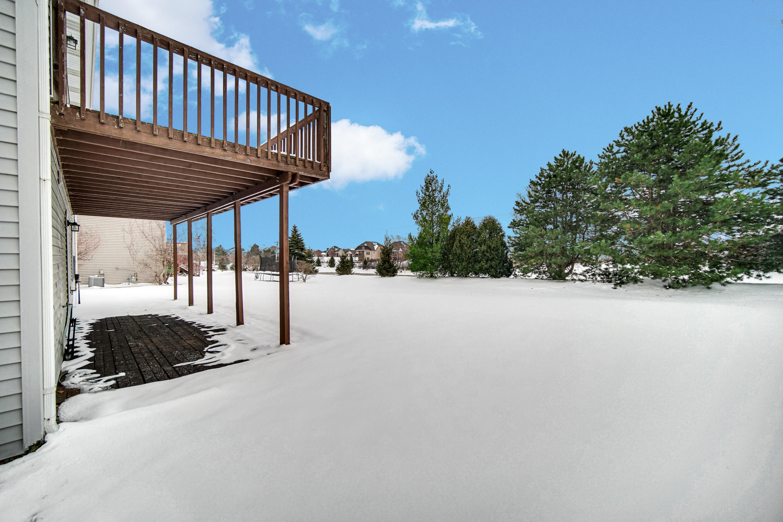 10487 Pinnacle Street