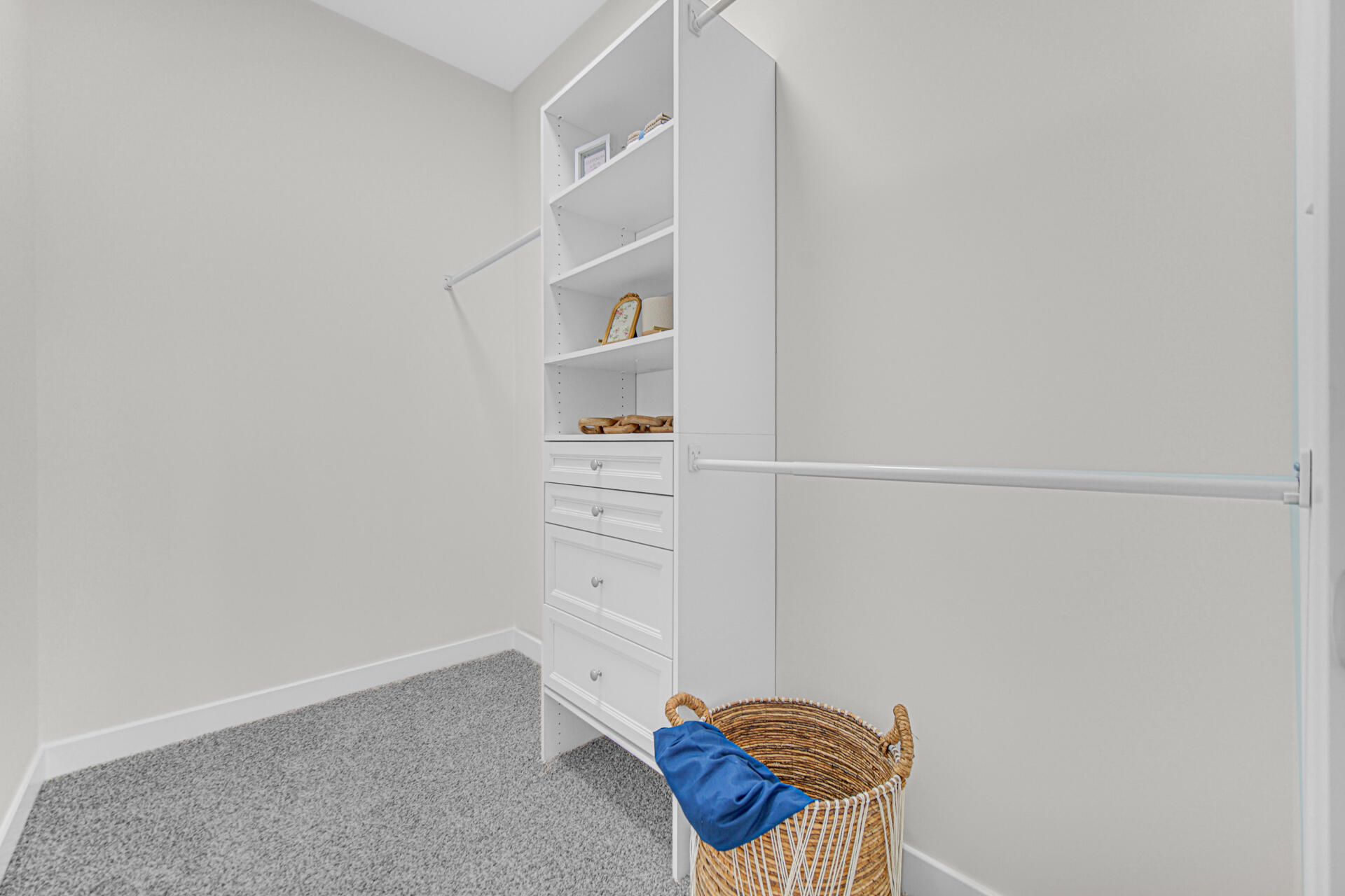 3941 Riverdale Avenue