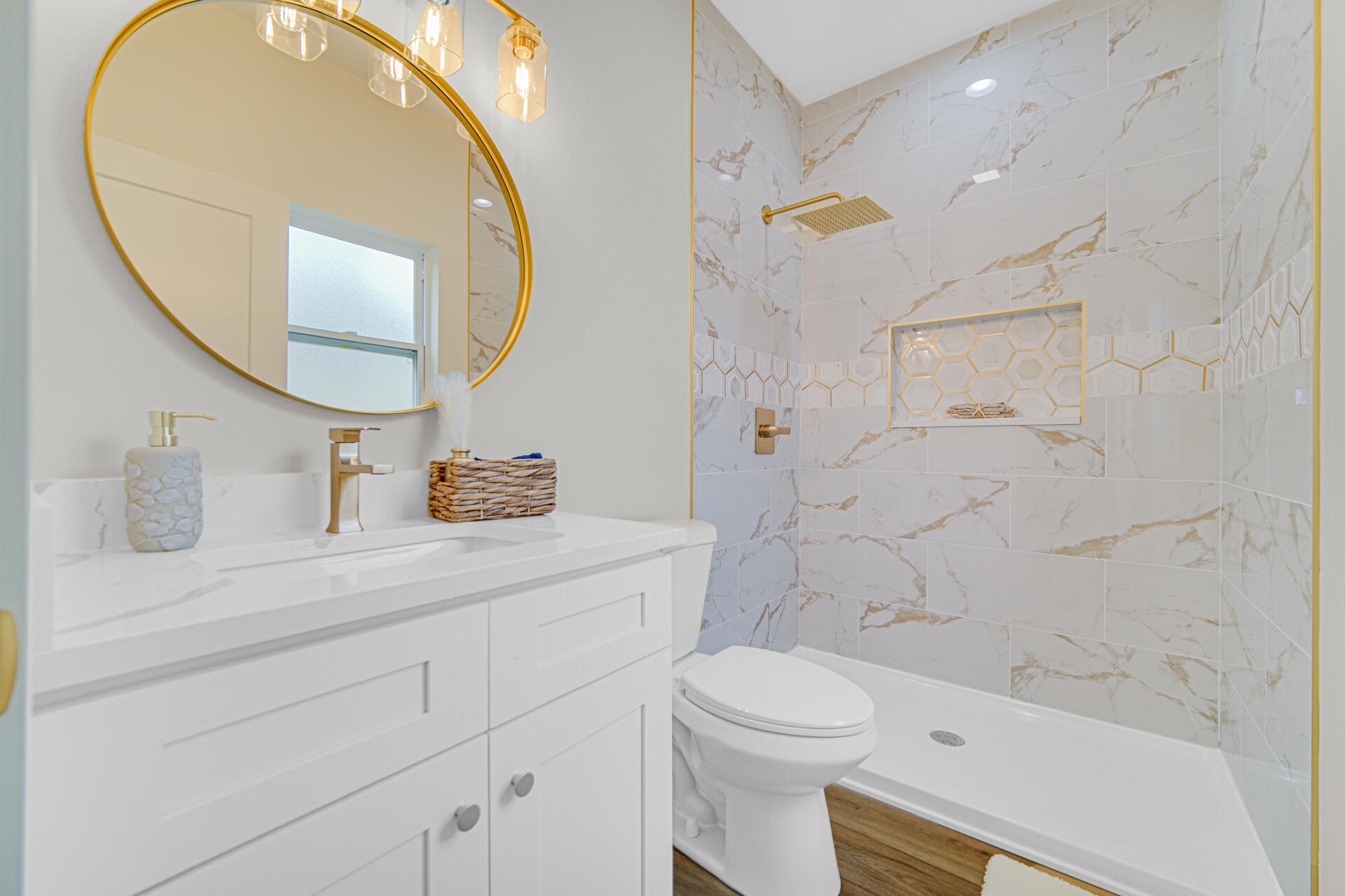 3941 Riverdale Avenue