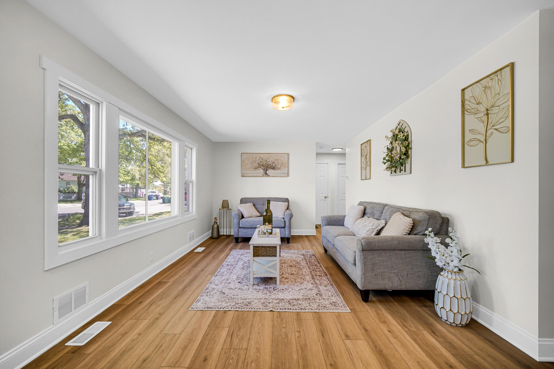 2704 Lake Street