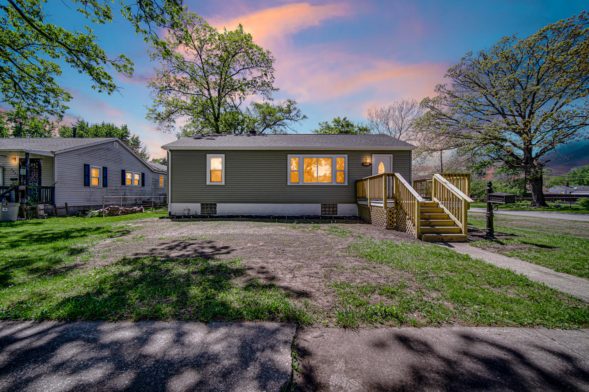 2704 Lake Street