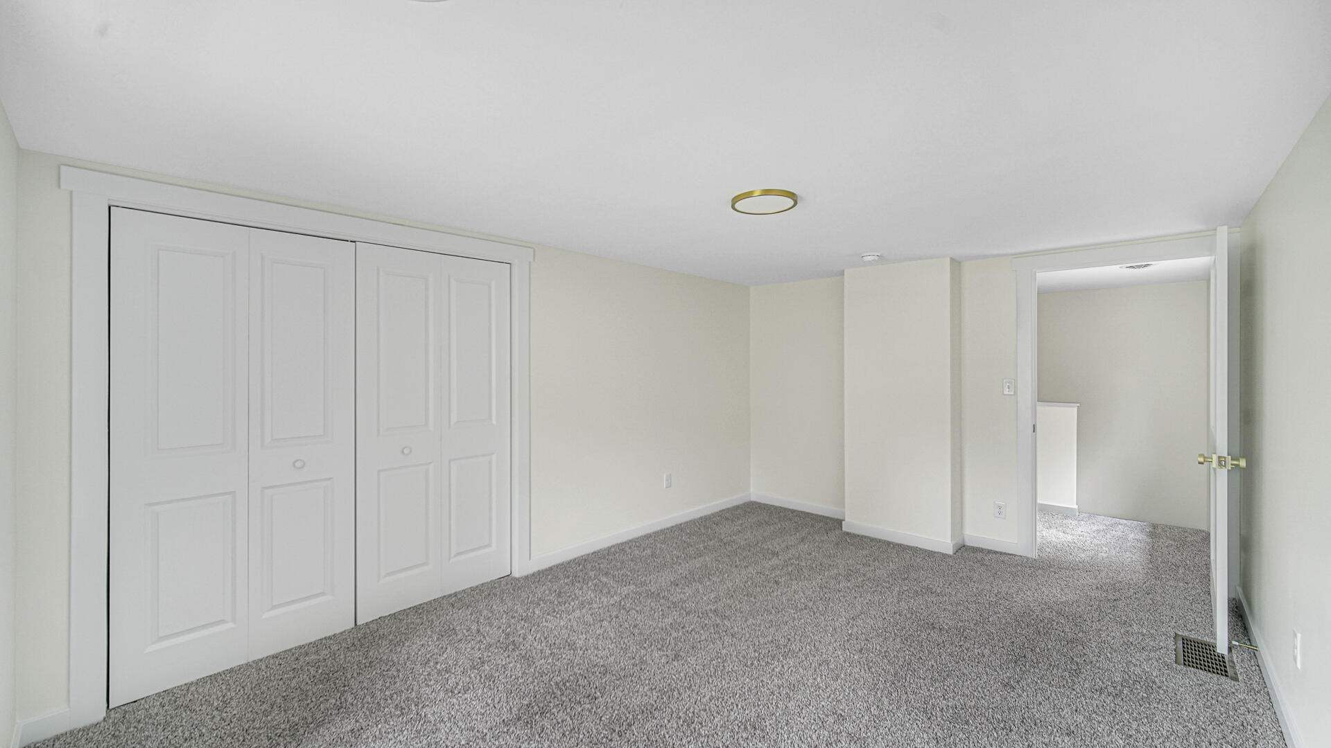 1014 E 63rd Place