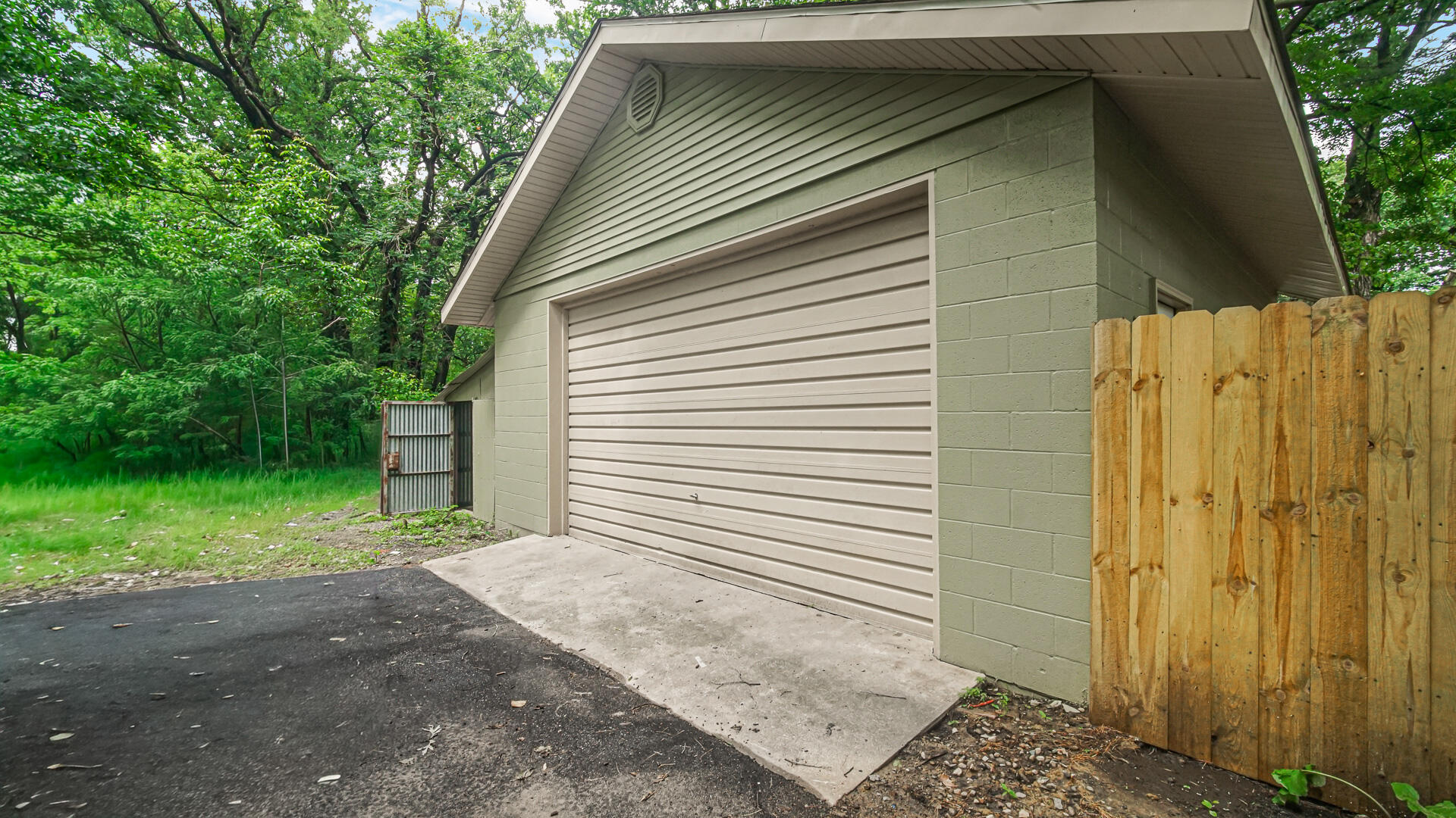 1014 E 63rd Place