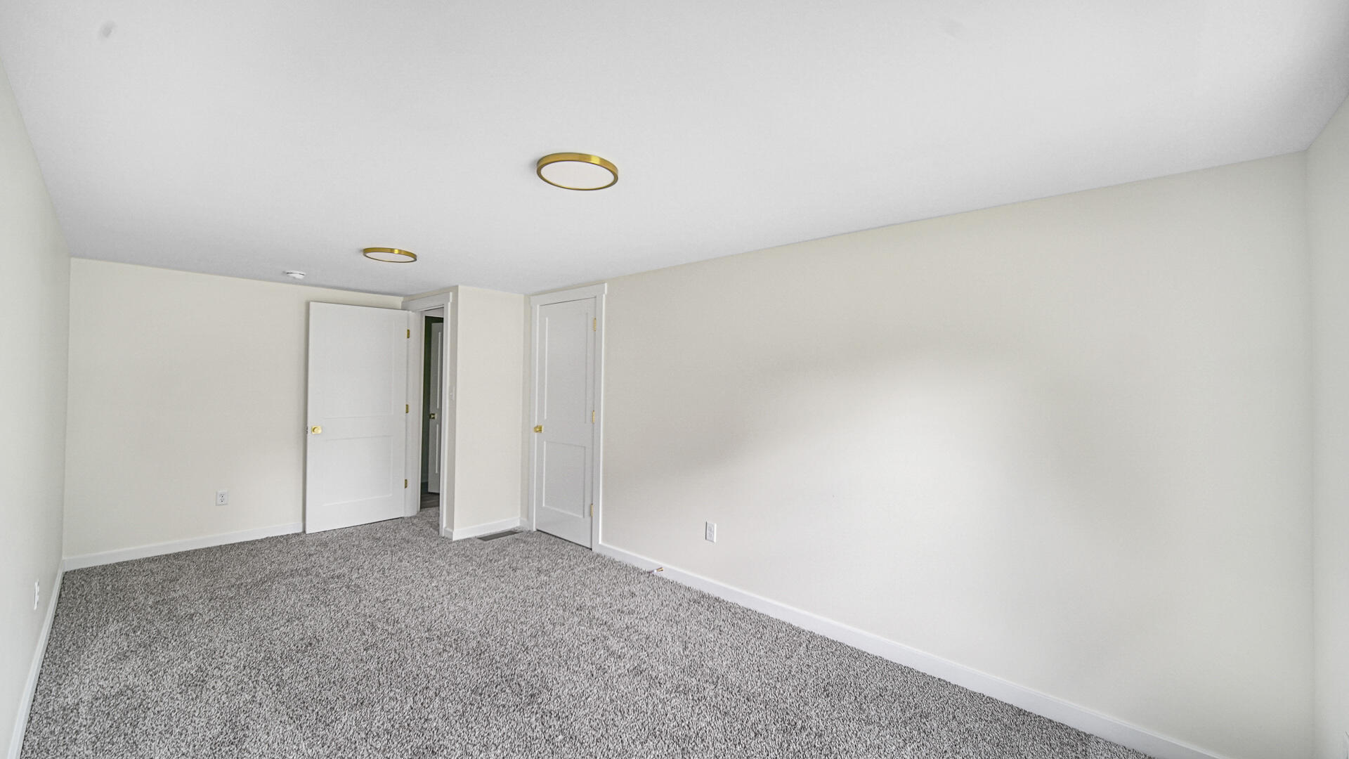 1014 E 63rd Place