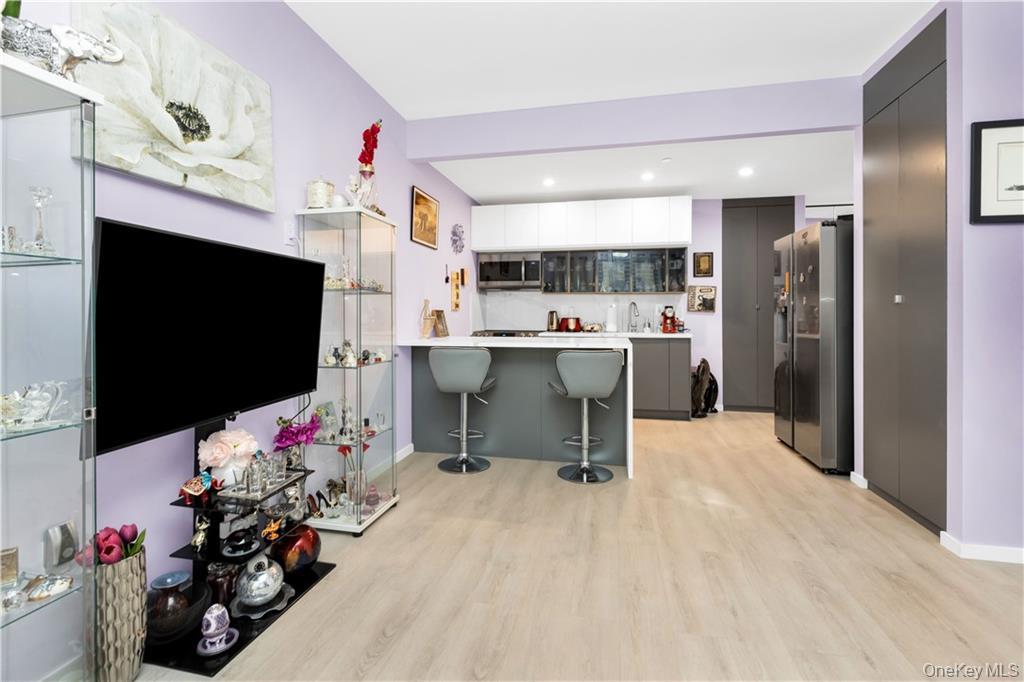 15 W End Avenue Unit: 3F