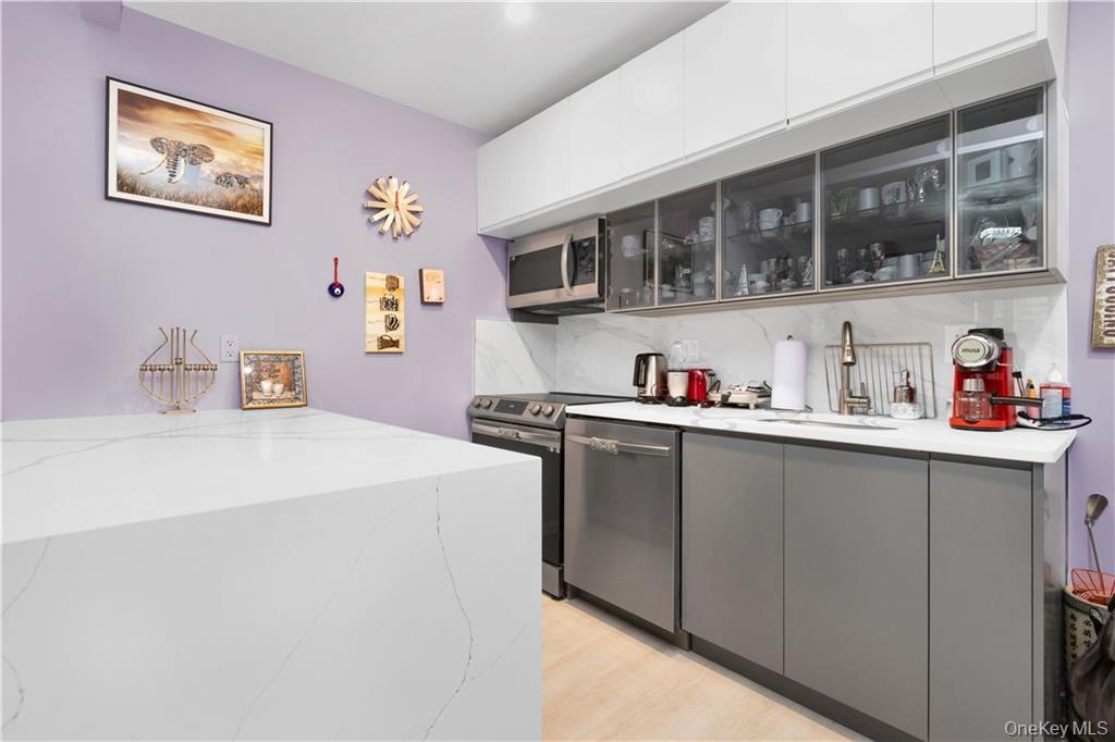 15 W End Avenue Unit: 3F