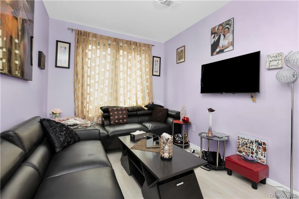 15 W End Avenue Unit: 3F
