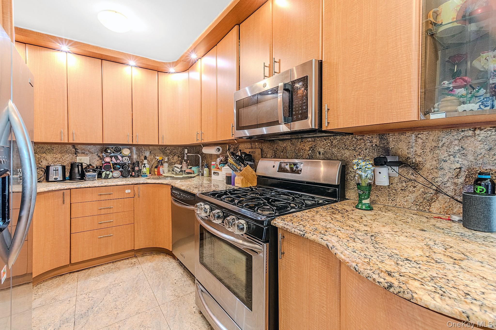 2685 E 7th Street Unit: 6M
