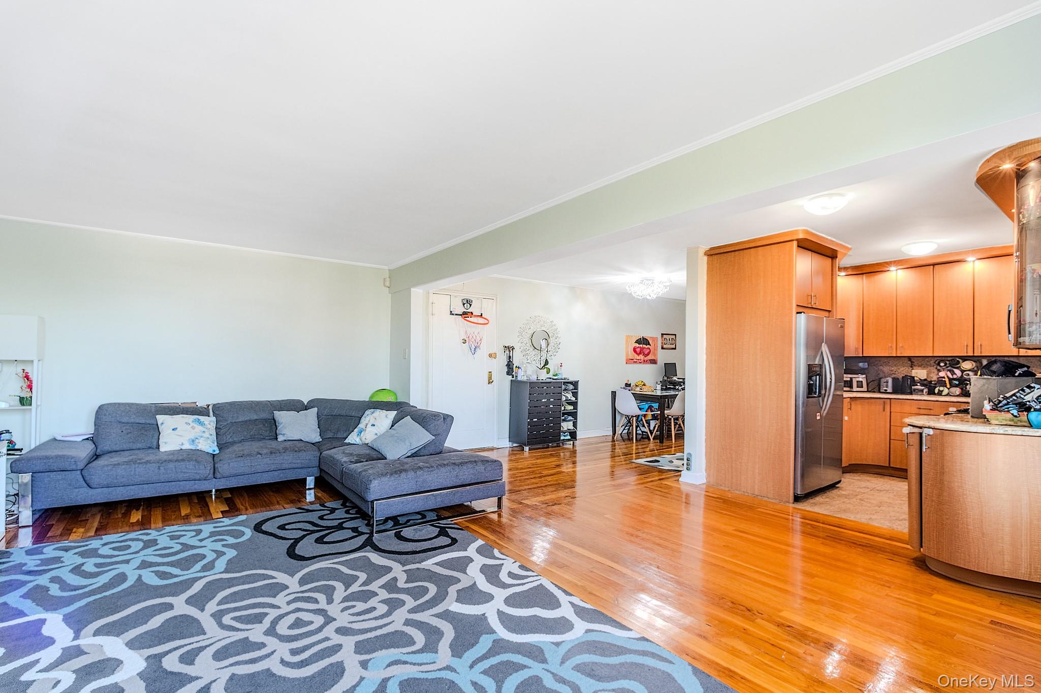 2685 E 7th Street Unit: 6M