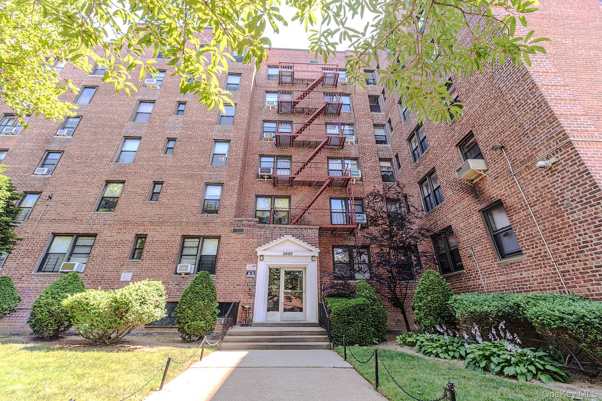 2685 E 7th Street Unit: 6M