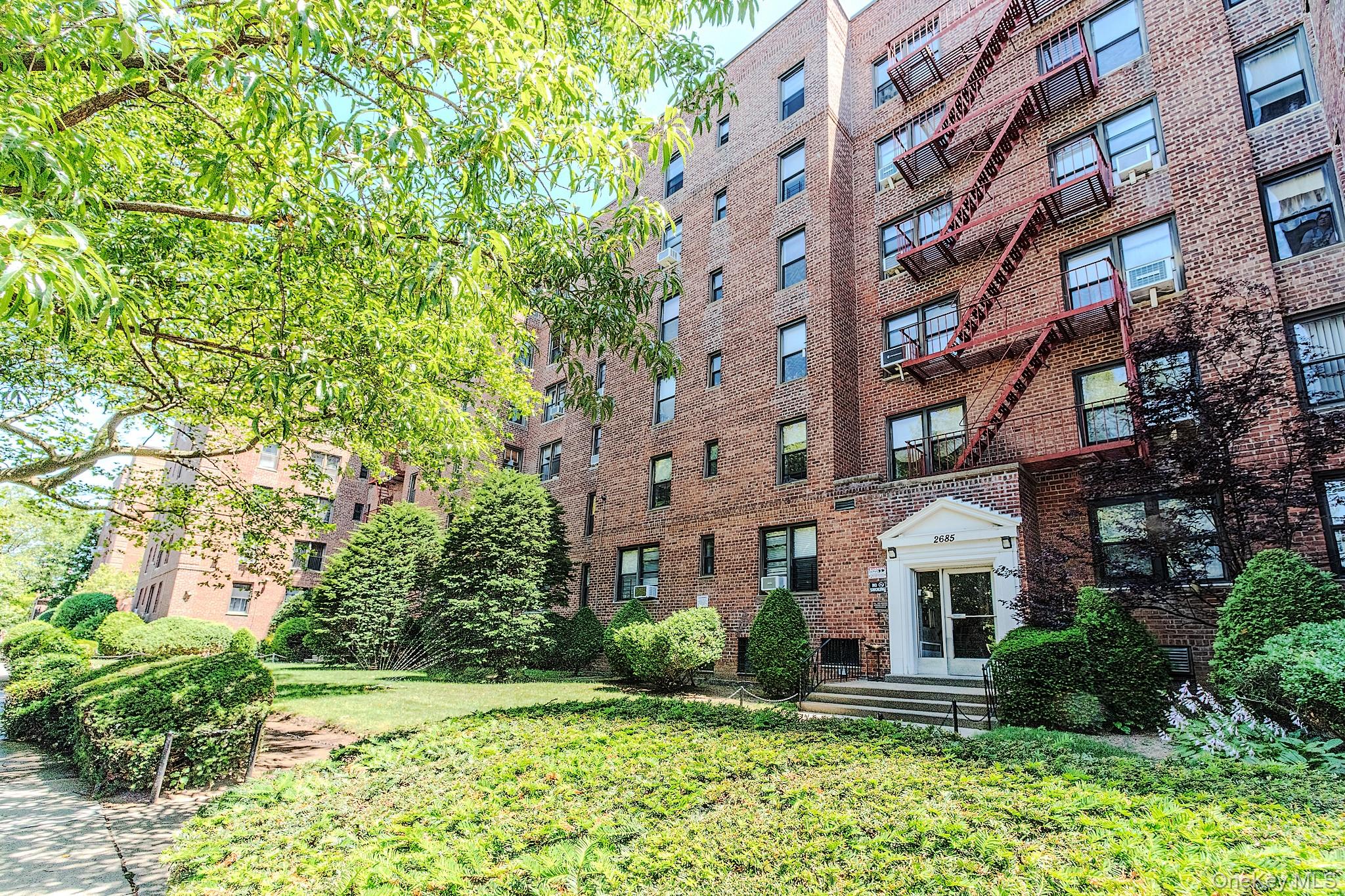 2685 E 7th Street Unit: 6M