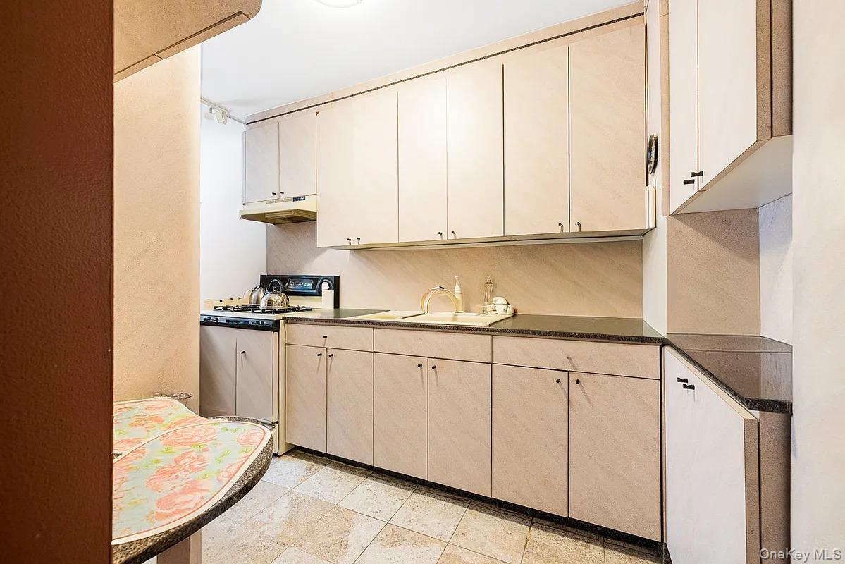 2925 W 5th Street Unit: 6E