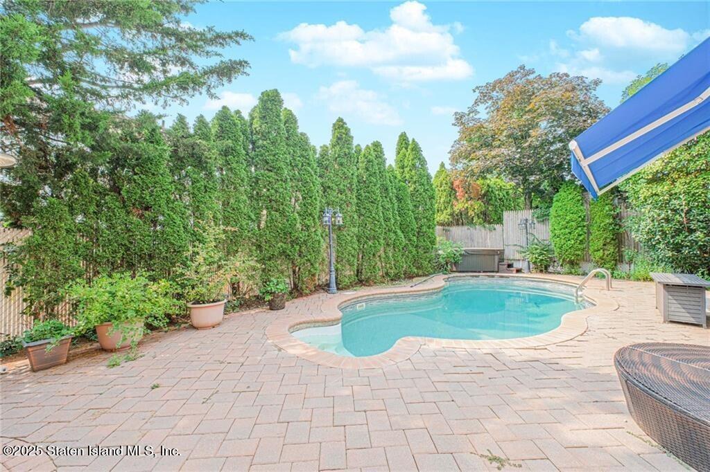 27 Honey Lane