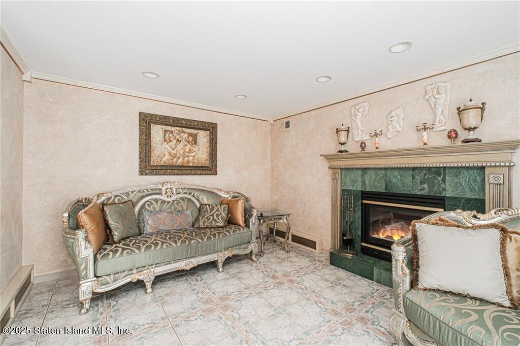 27 Honey Lane